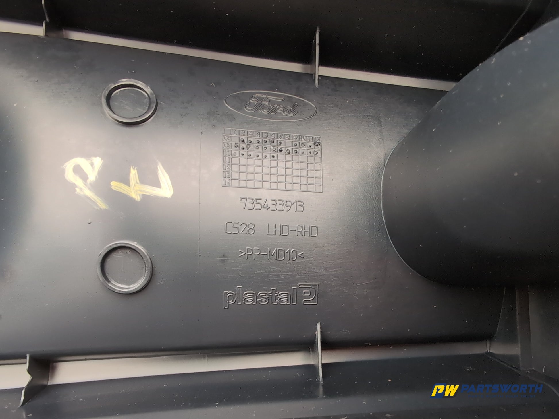 Centre Console Cup Holder 6
