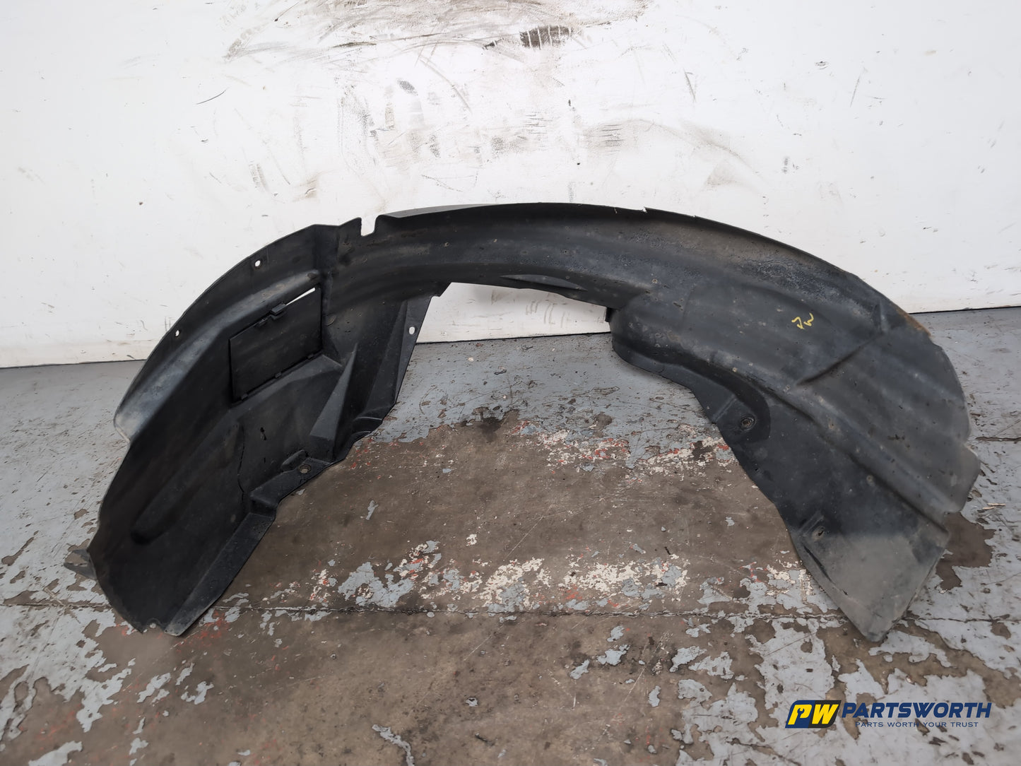 Moulding Wheel Arch Front LH 6