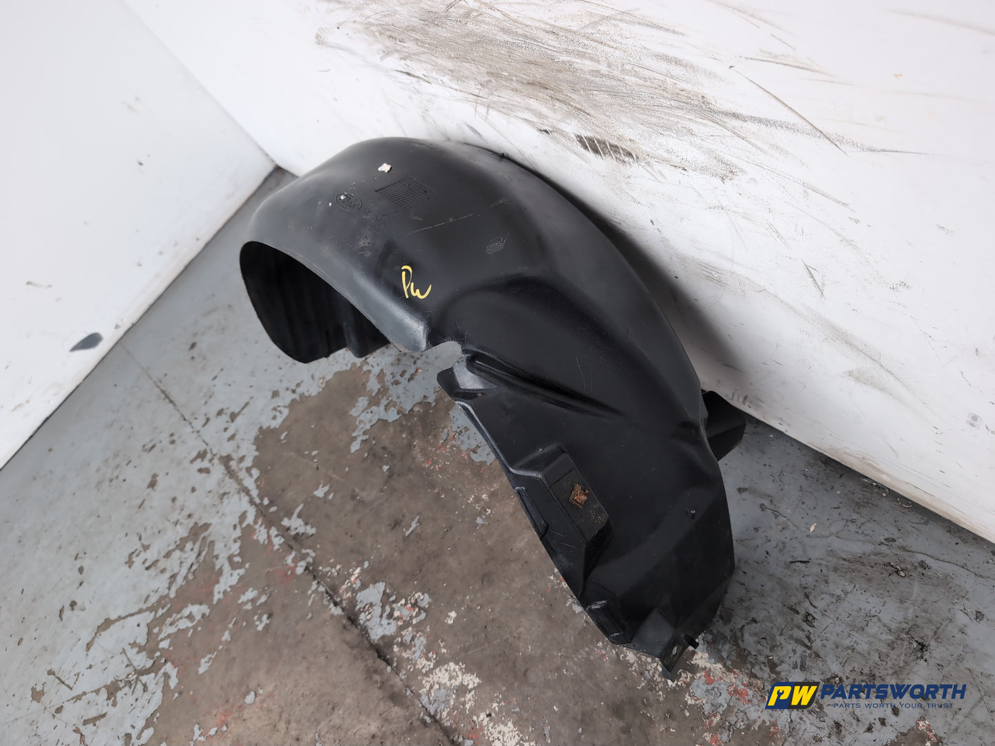 Moulding Wheel Arch Rear LH 6