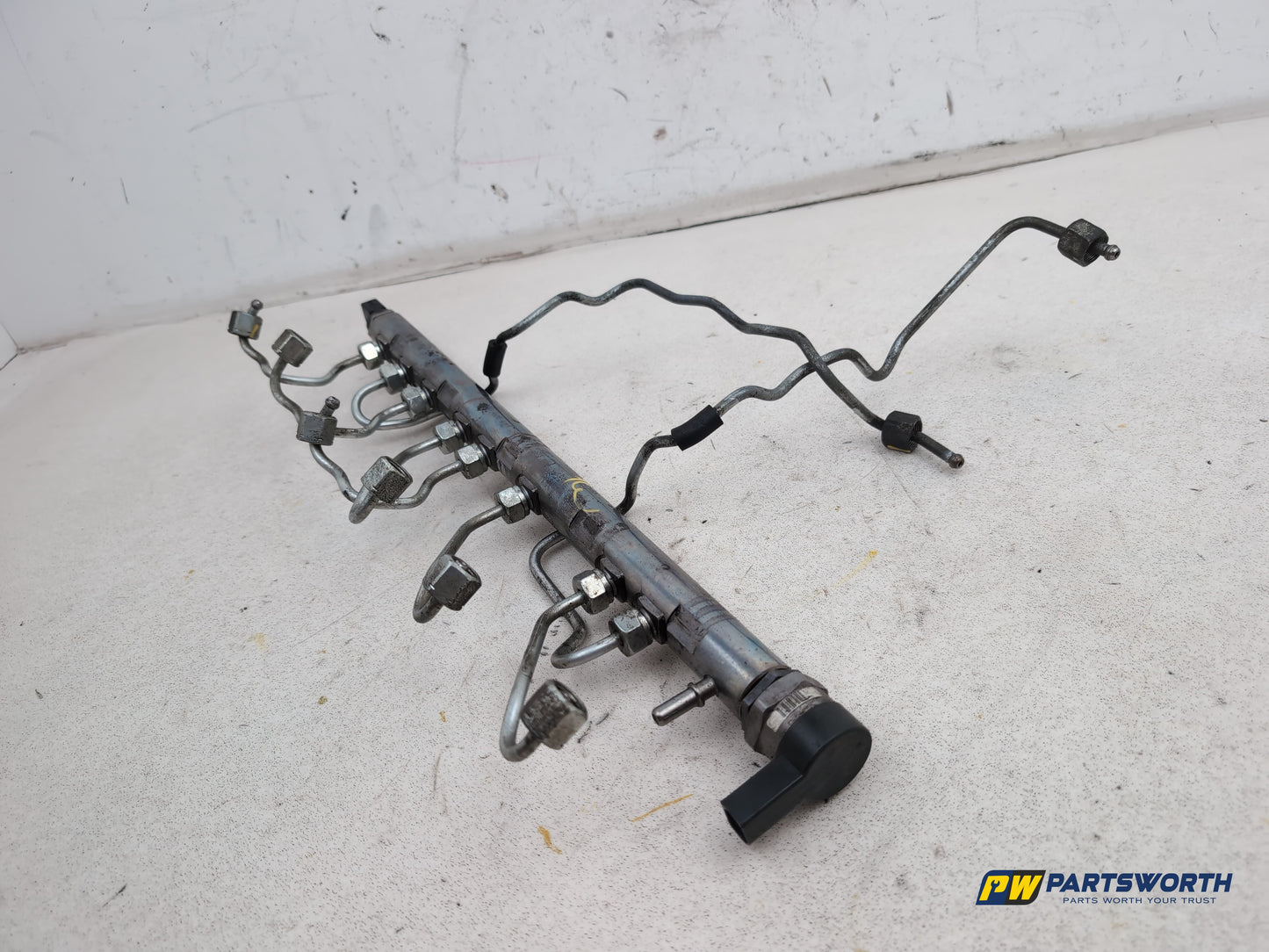 Fuel Rail 6