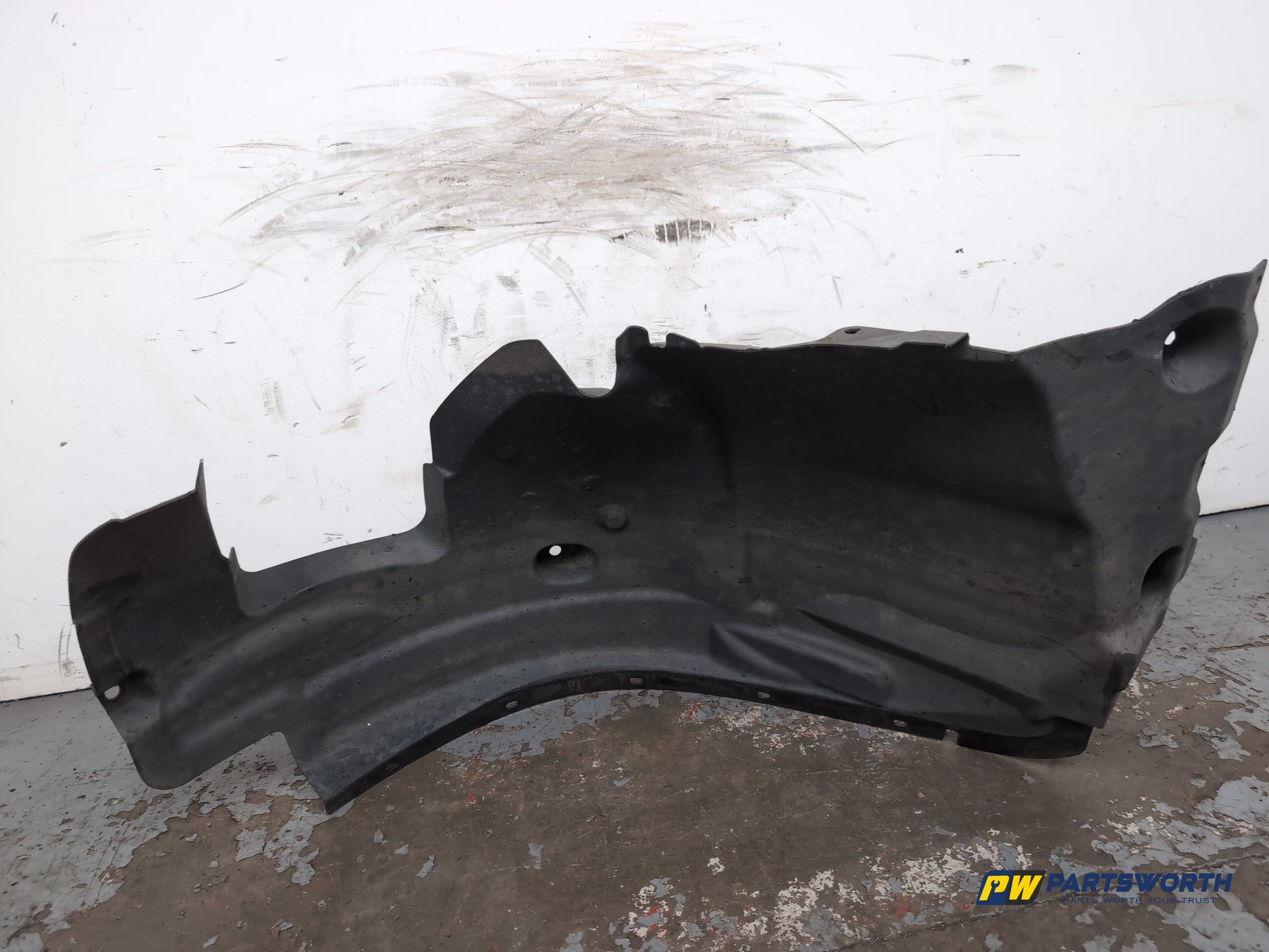 Moulding Wheel Arch Front LH 6