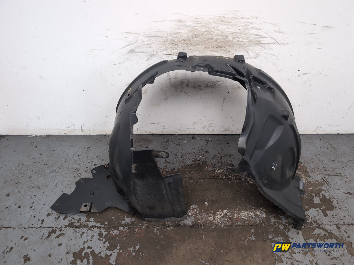 Moulding Wheel Arch Front RH 6