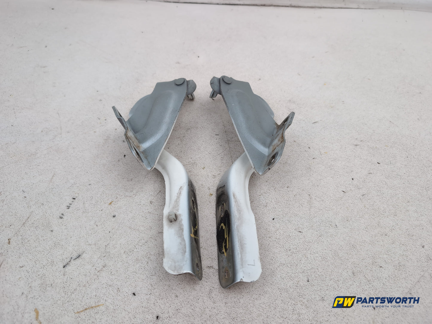 Bonnet Hinges 6