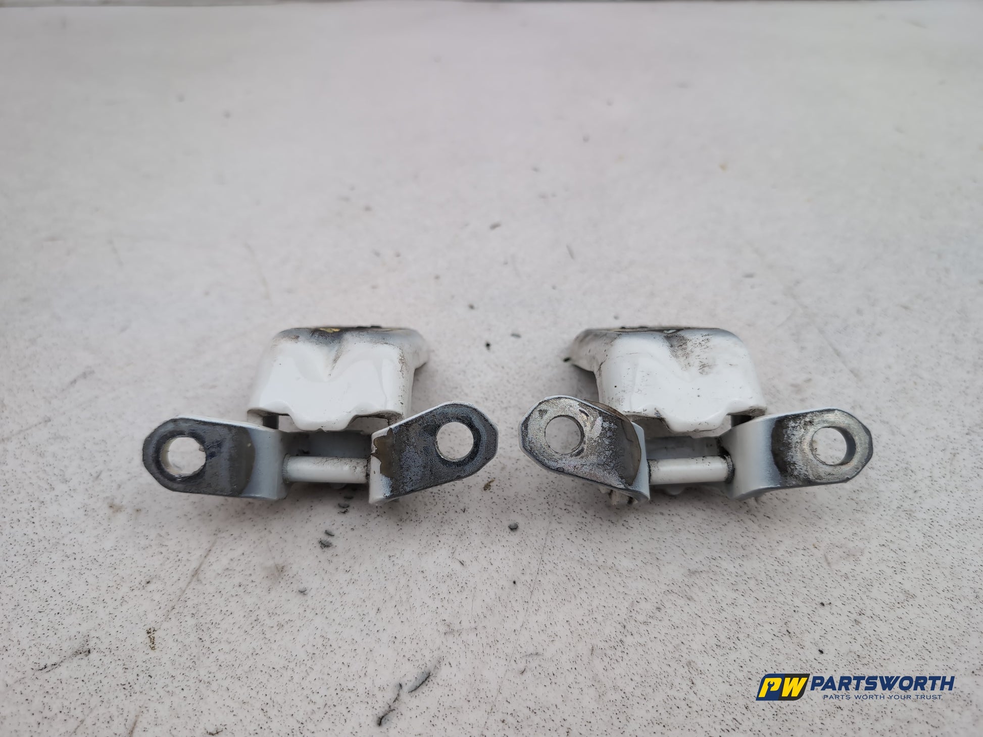 LH Front Door Hinge Pair  6