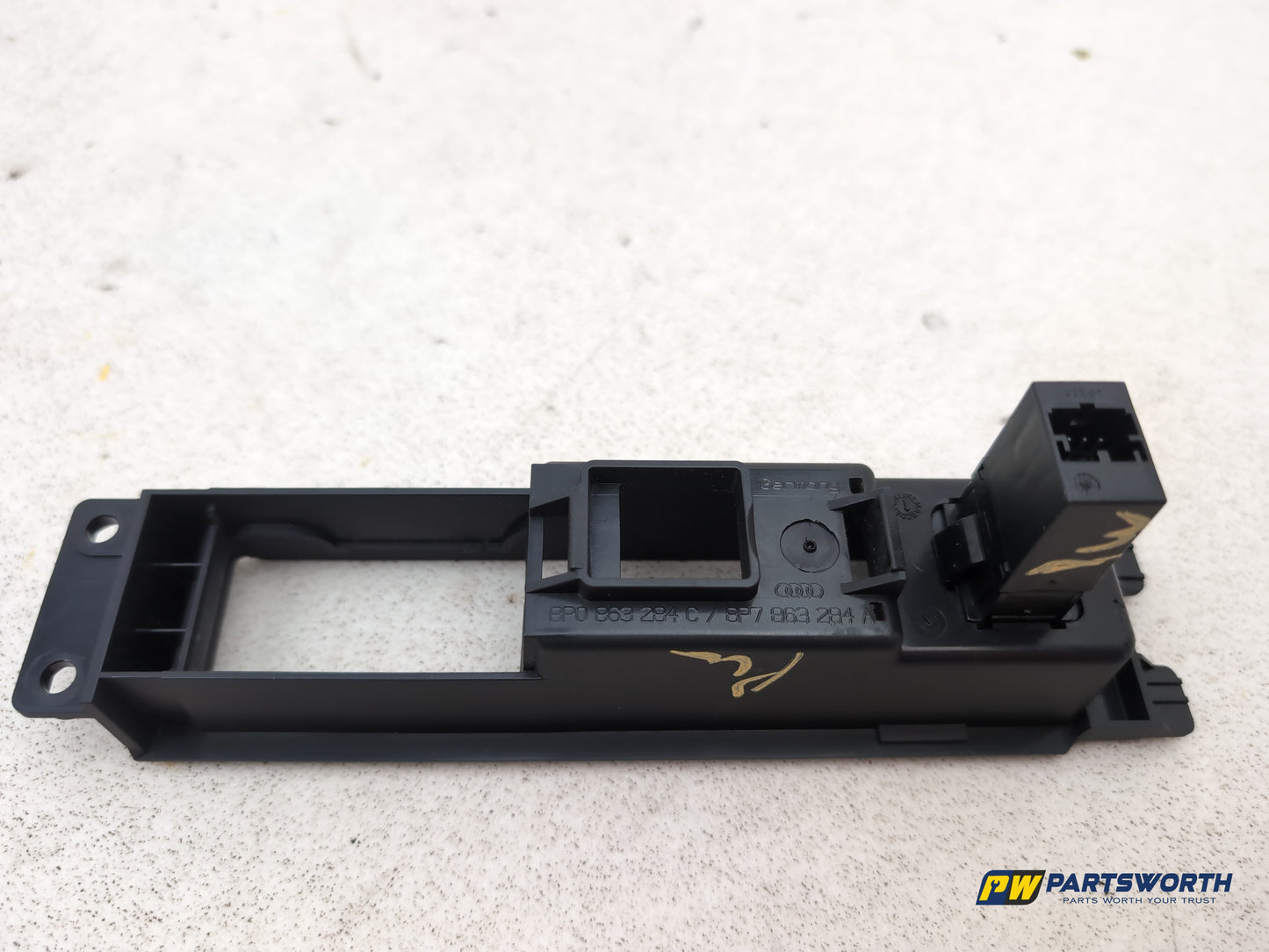 Centre Console Trim  6