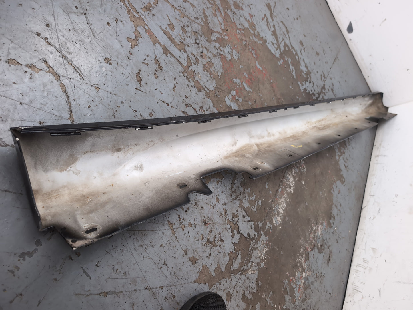 Side Skirt LH 6