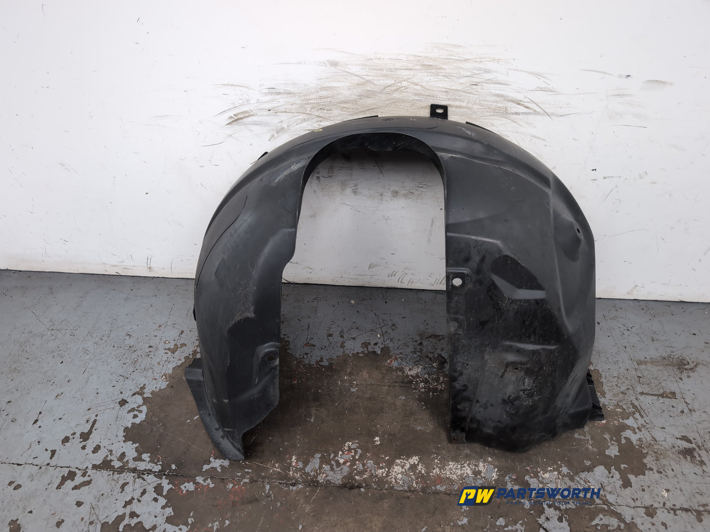 Moulding Wheel Arch Front LH 6
