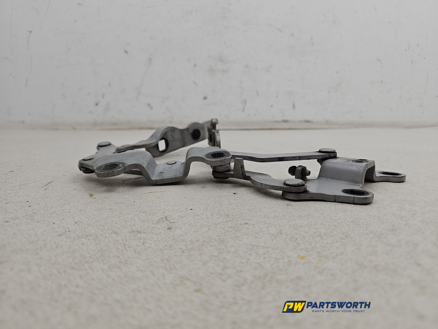 Bonnet Hinges 6