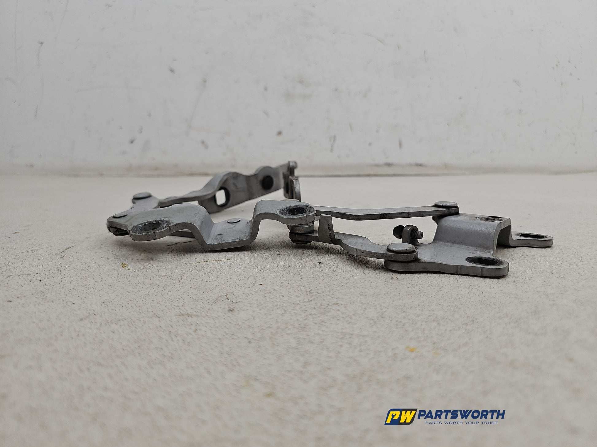 Bonnet Hinges 6