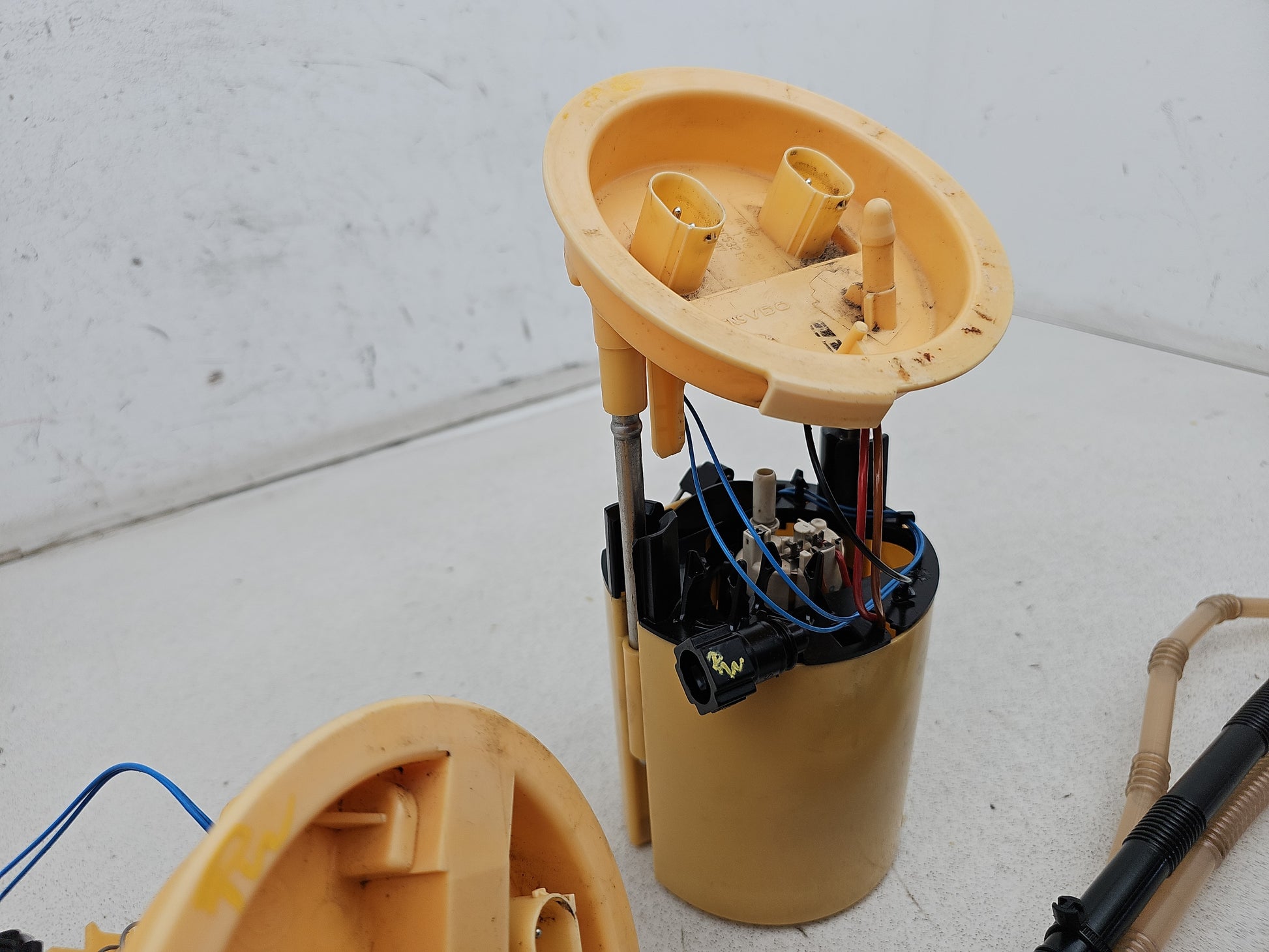 Fuel Tank Sender and Pump Unit 6