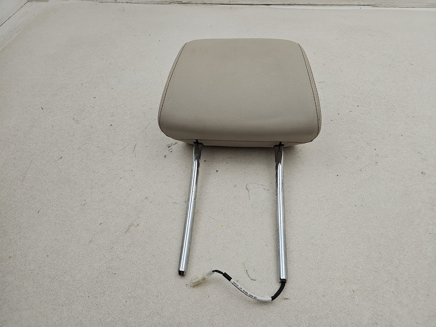Headrest Front RH 6