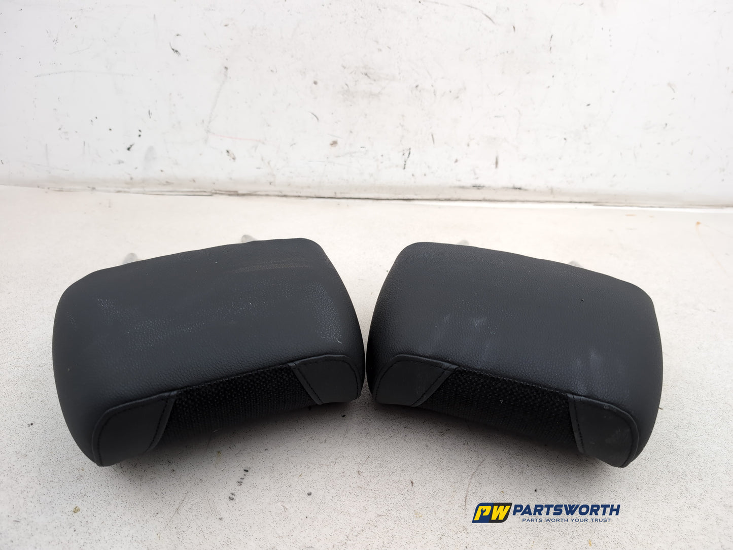 Headrest Front Pair 6