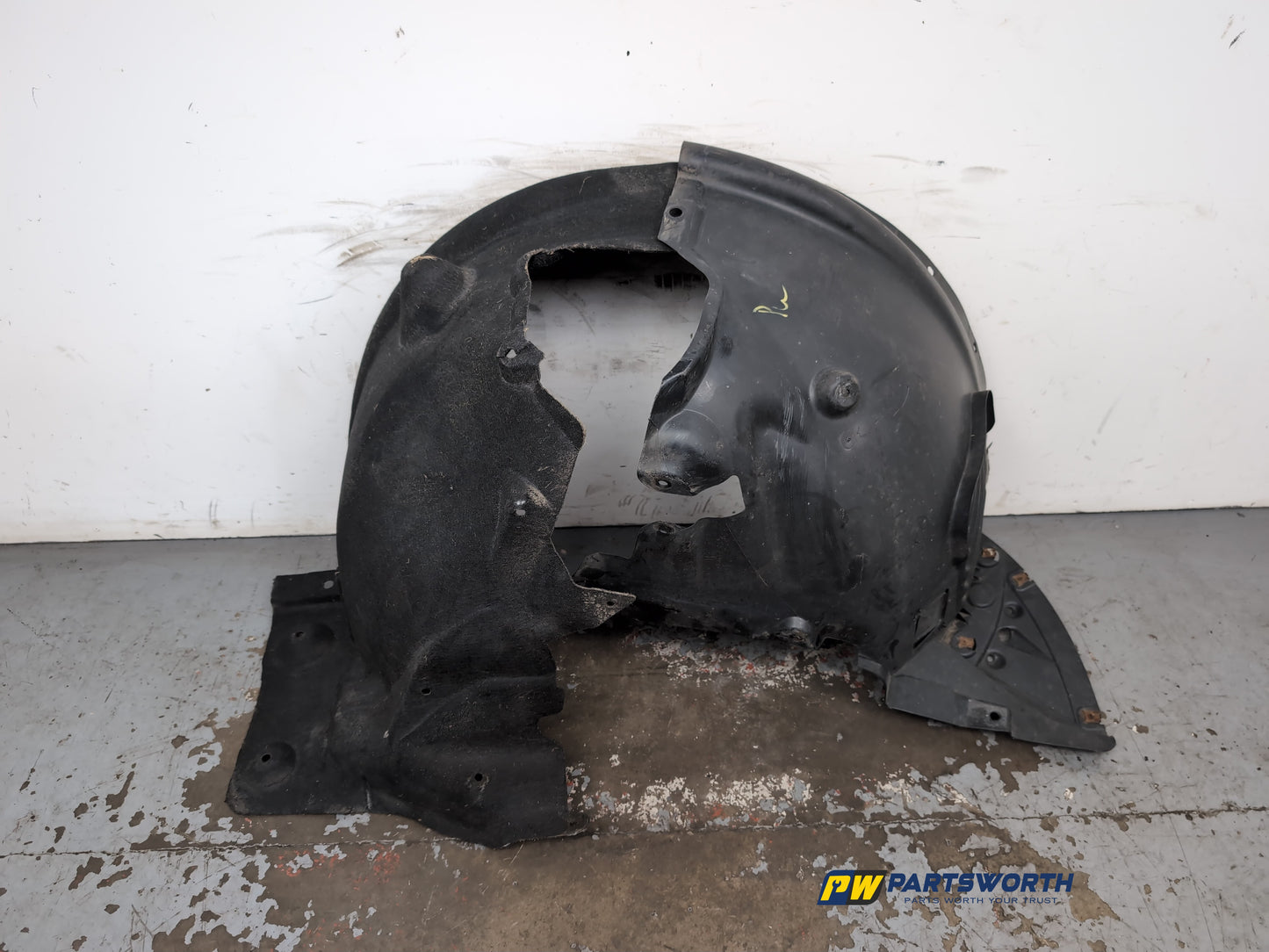 Moulding Wheel Arch Front RH 5