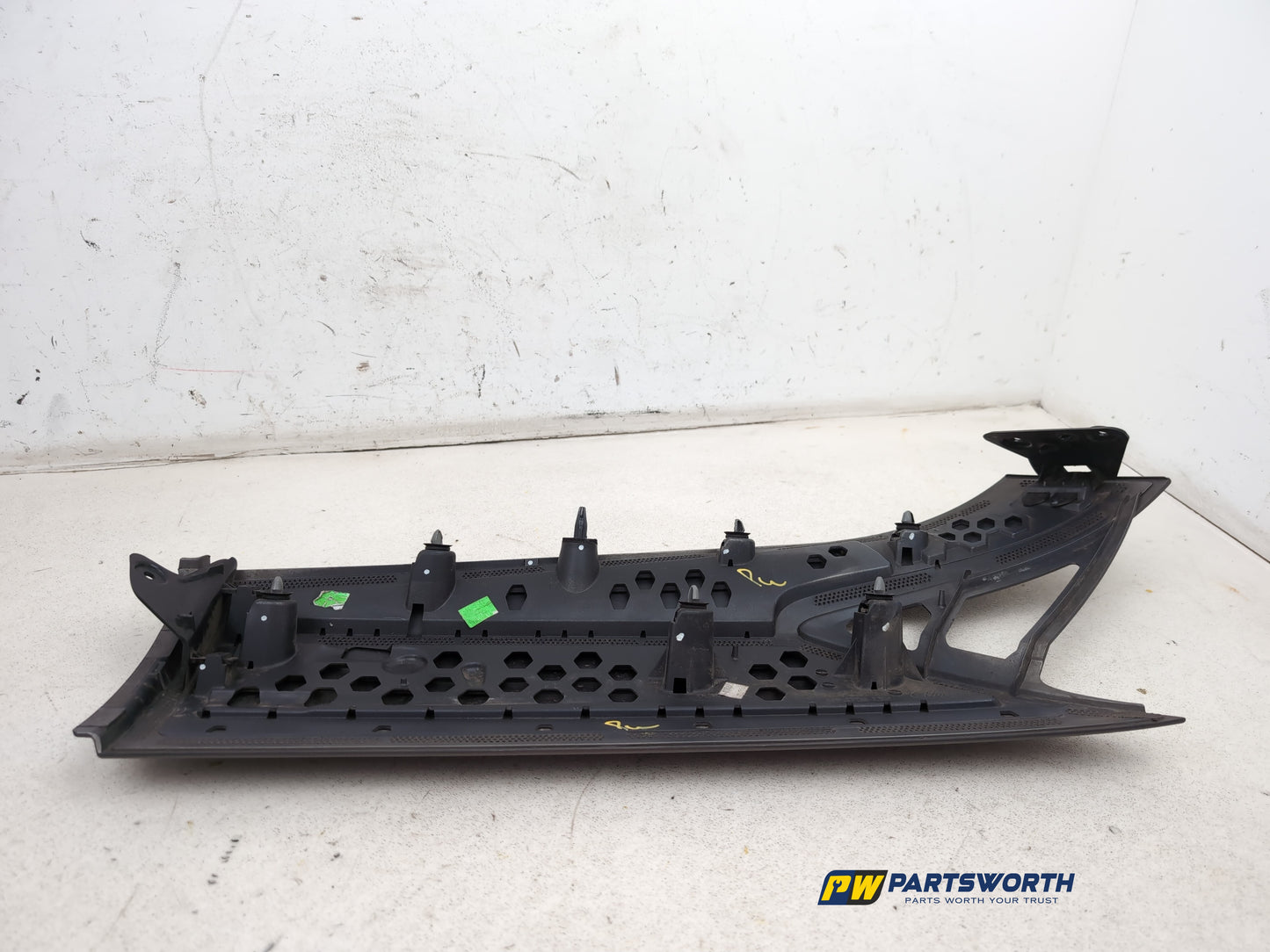 Moulding Quarter Panel RH 6