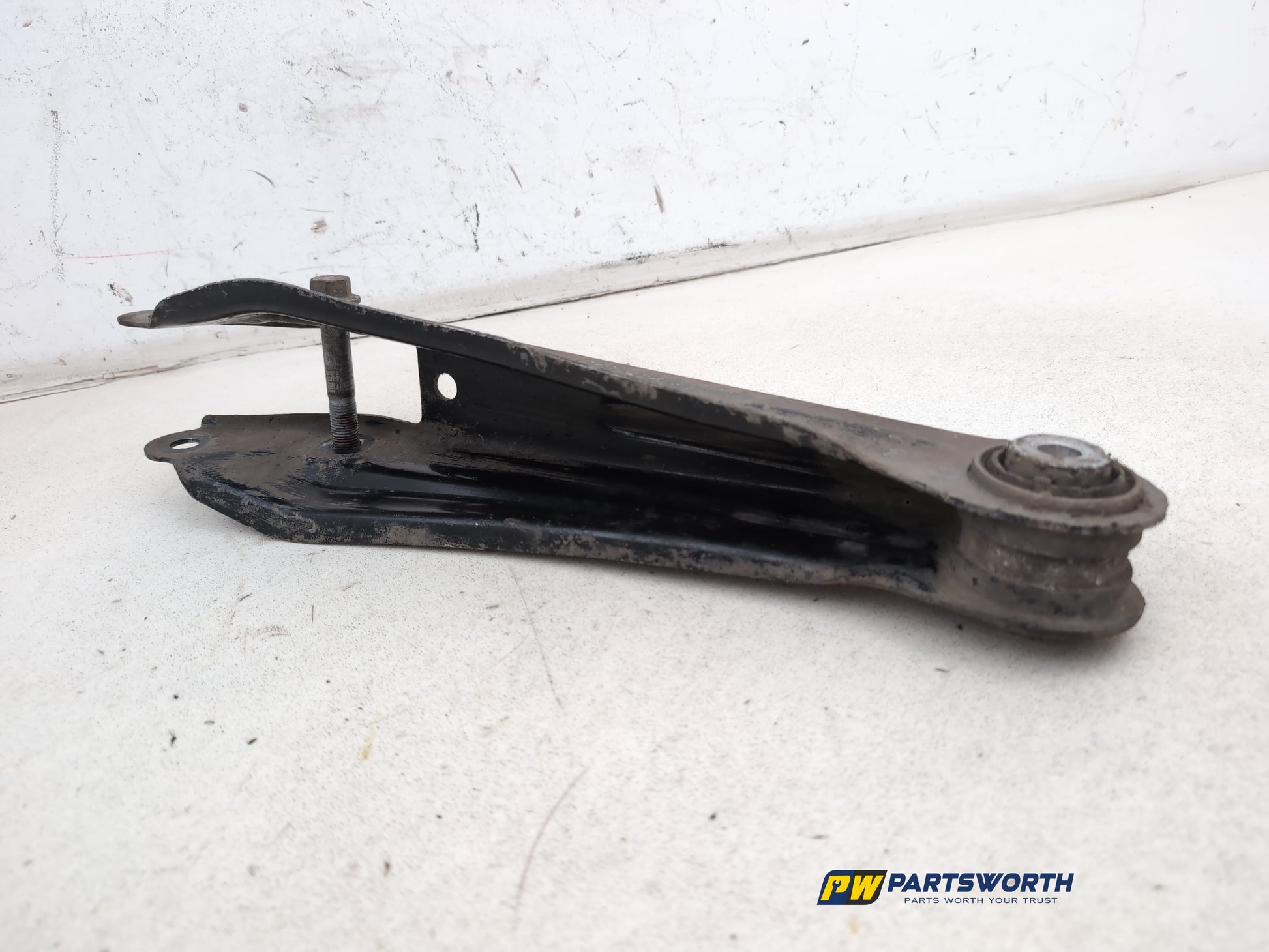 Suspension Arm Rear Wishbone LH 6