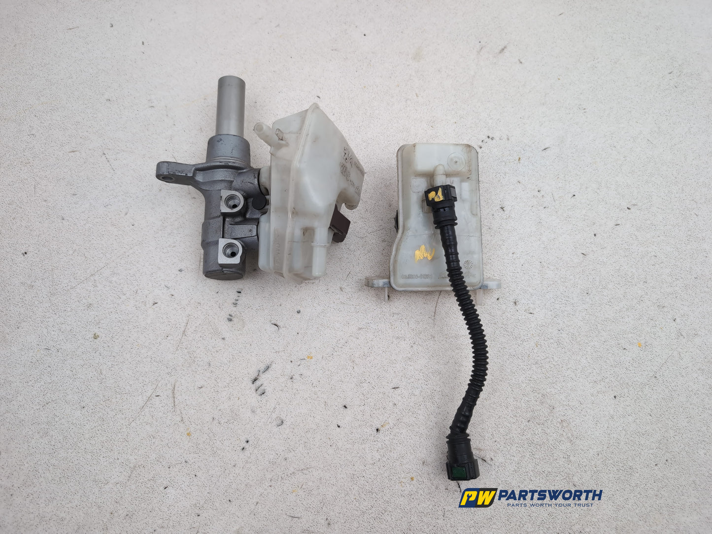Brake Master Cylinder Assembly 6