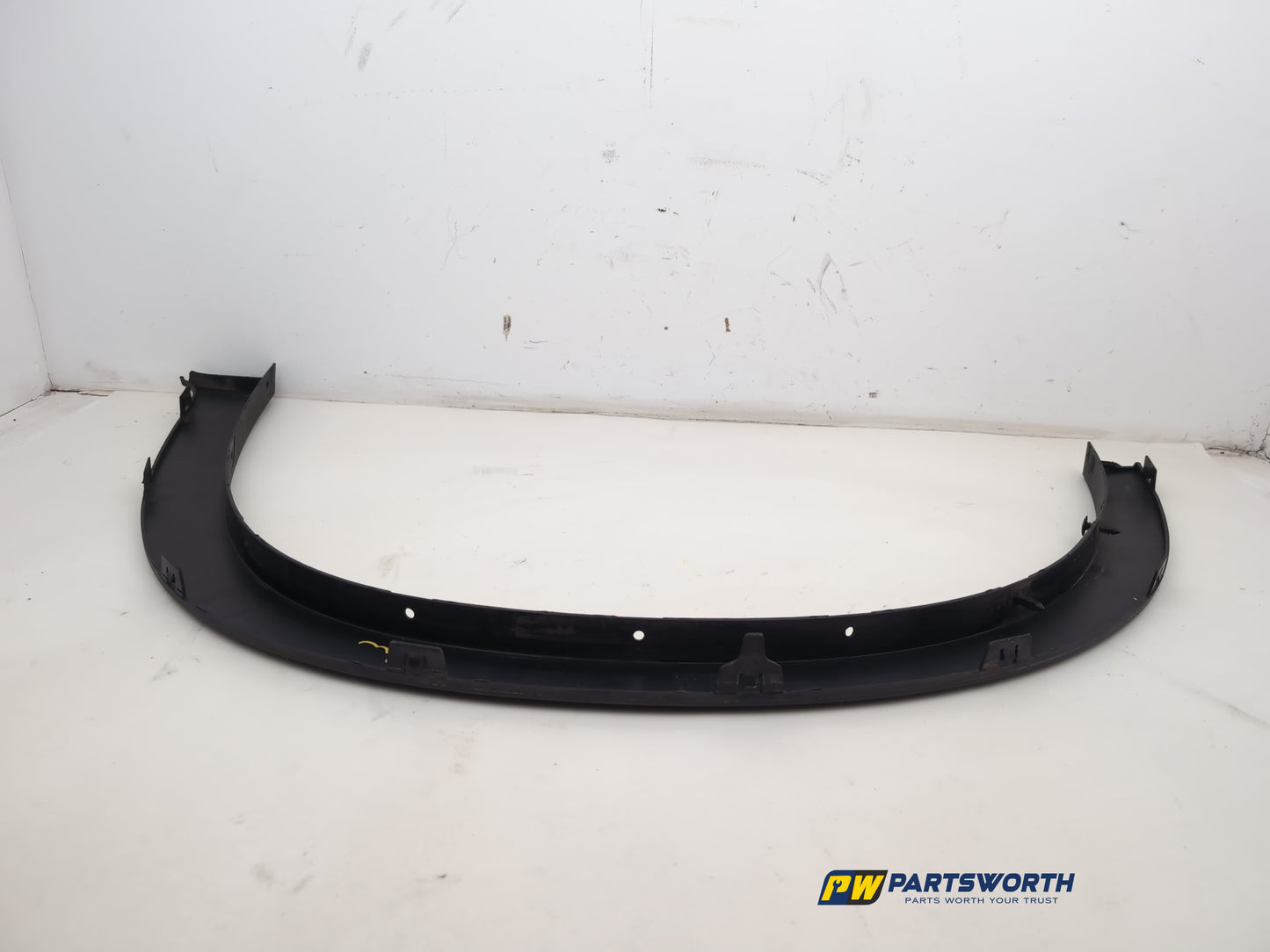 Moulding Wheel Arch Front RH 6