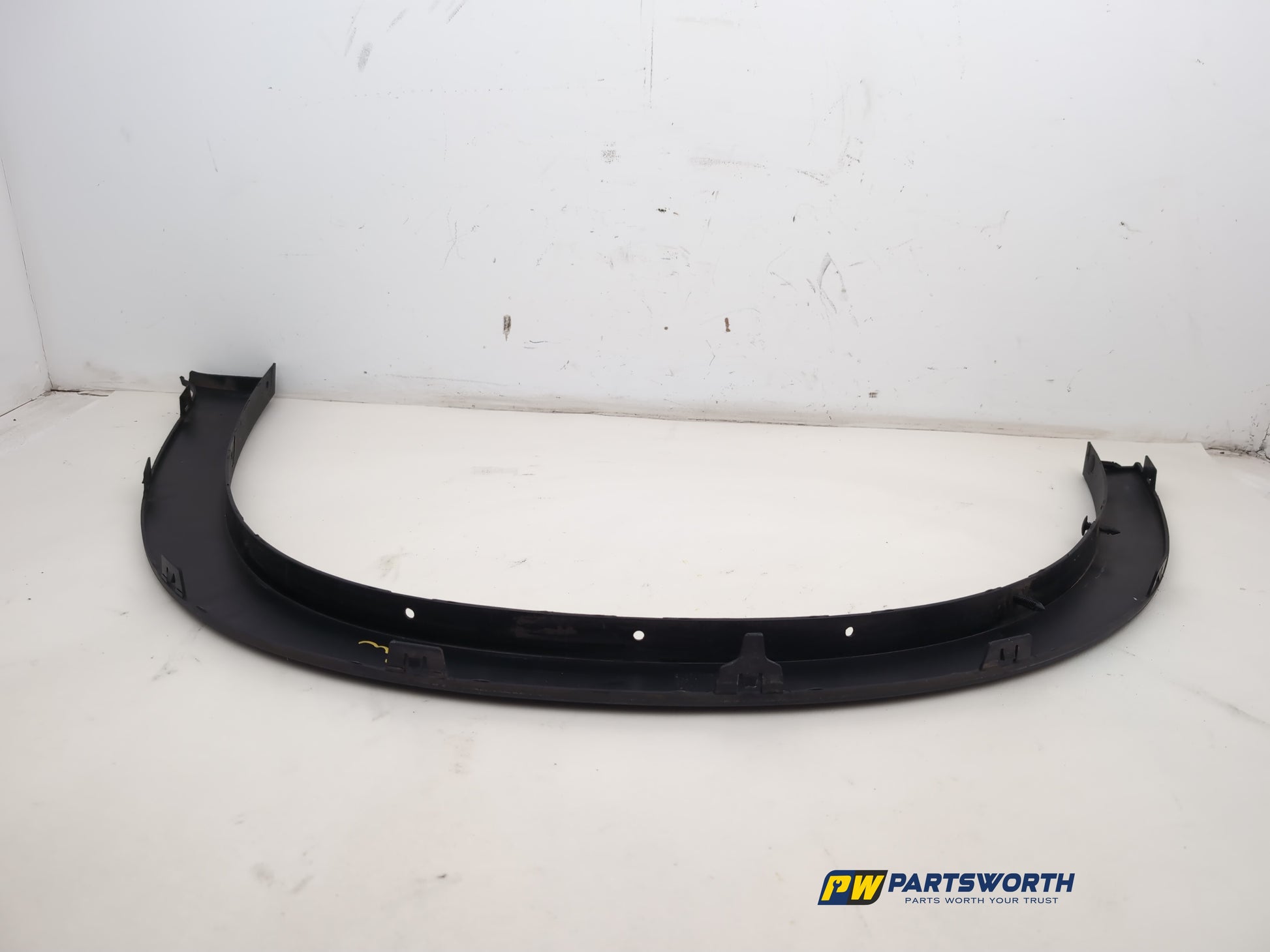 Moulding Wheel Arch Front RH 6