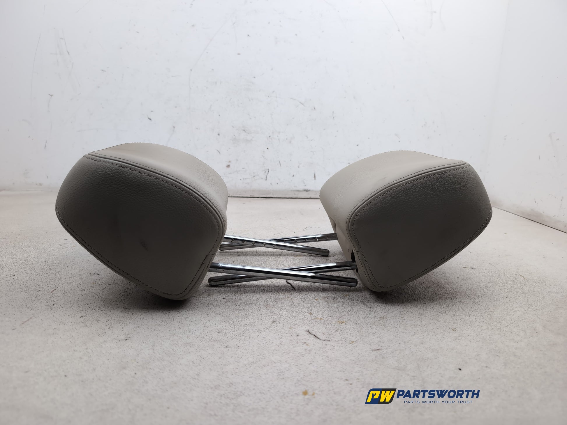 Headrest Front Pair 6