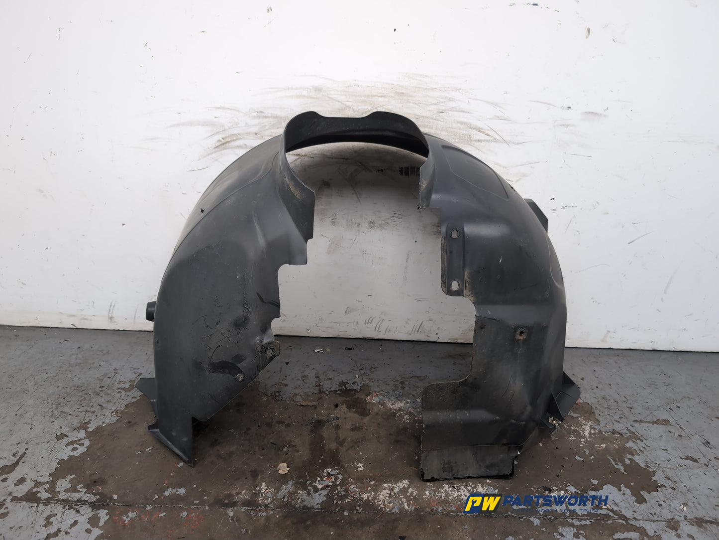 Moulding Wheel Arch Front LH 6