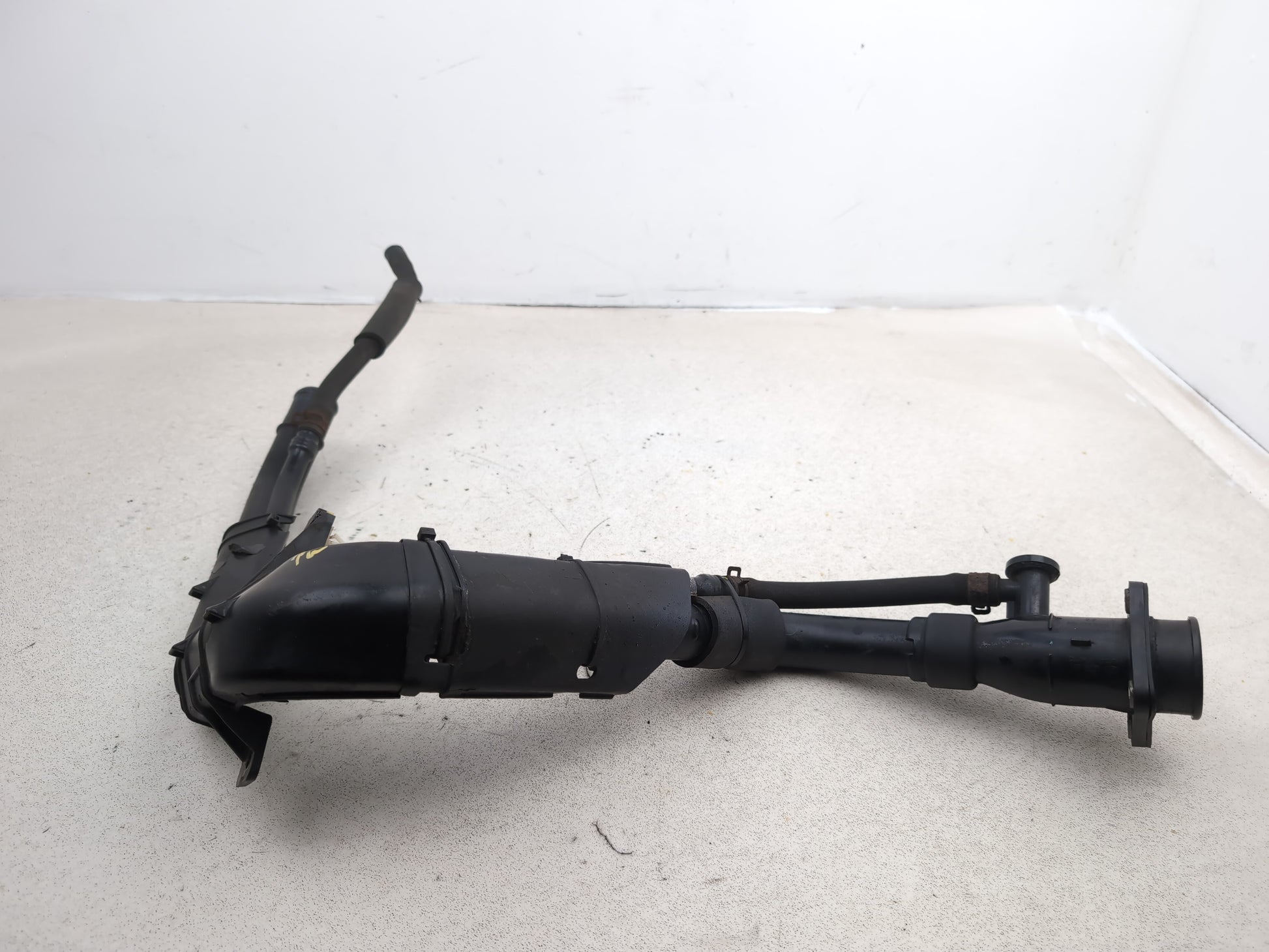 Fuel filler neck 6