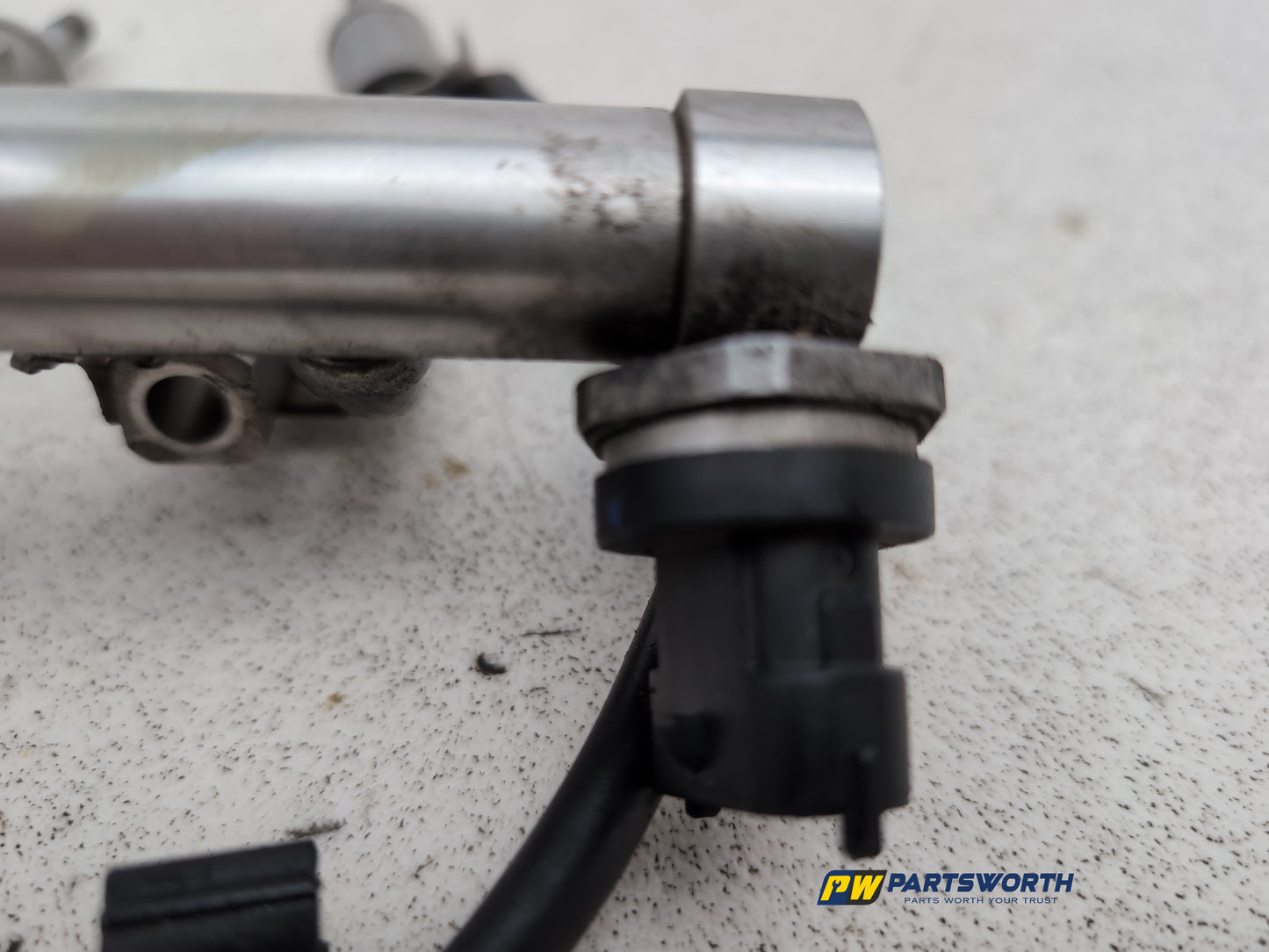 Fuel Rail 6