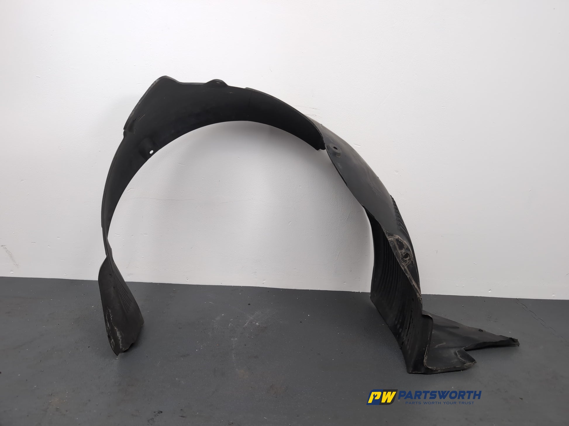 Moulding Wheel Arch Front LH 6