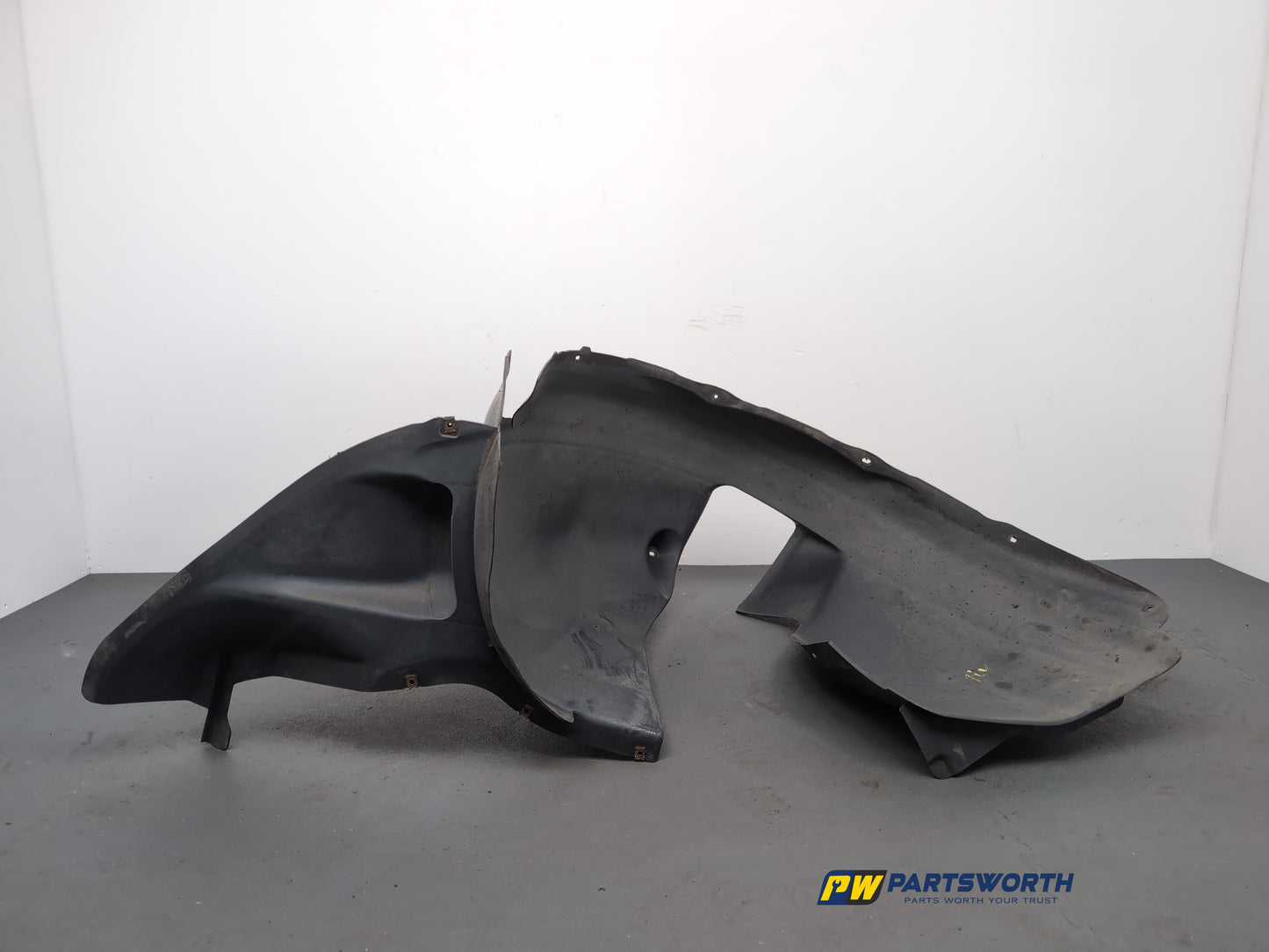 Moulding Wheel Arch Front LH 6