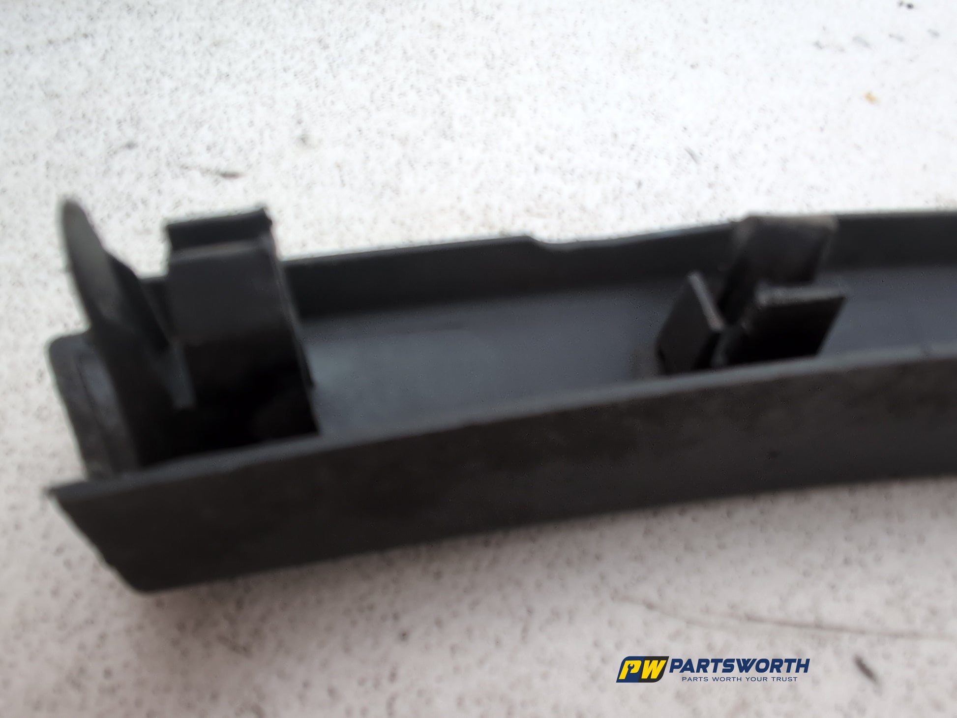 Moulding Wheel Arch Rear LH 6