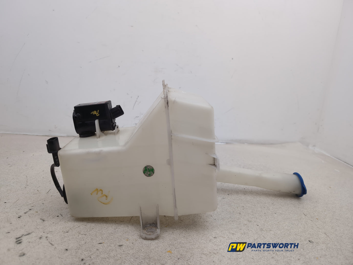Washer Bottle Windscreen 11