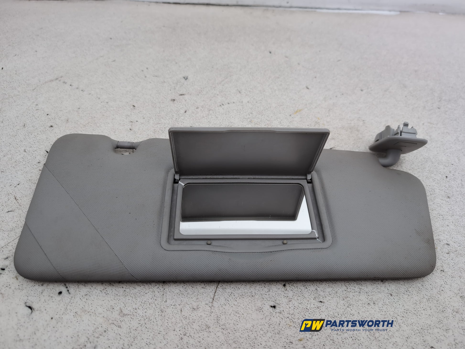 Sun Visor RH 11