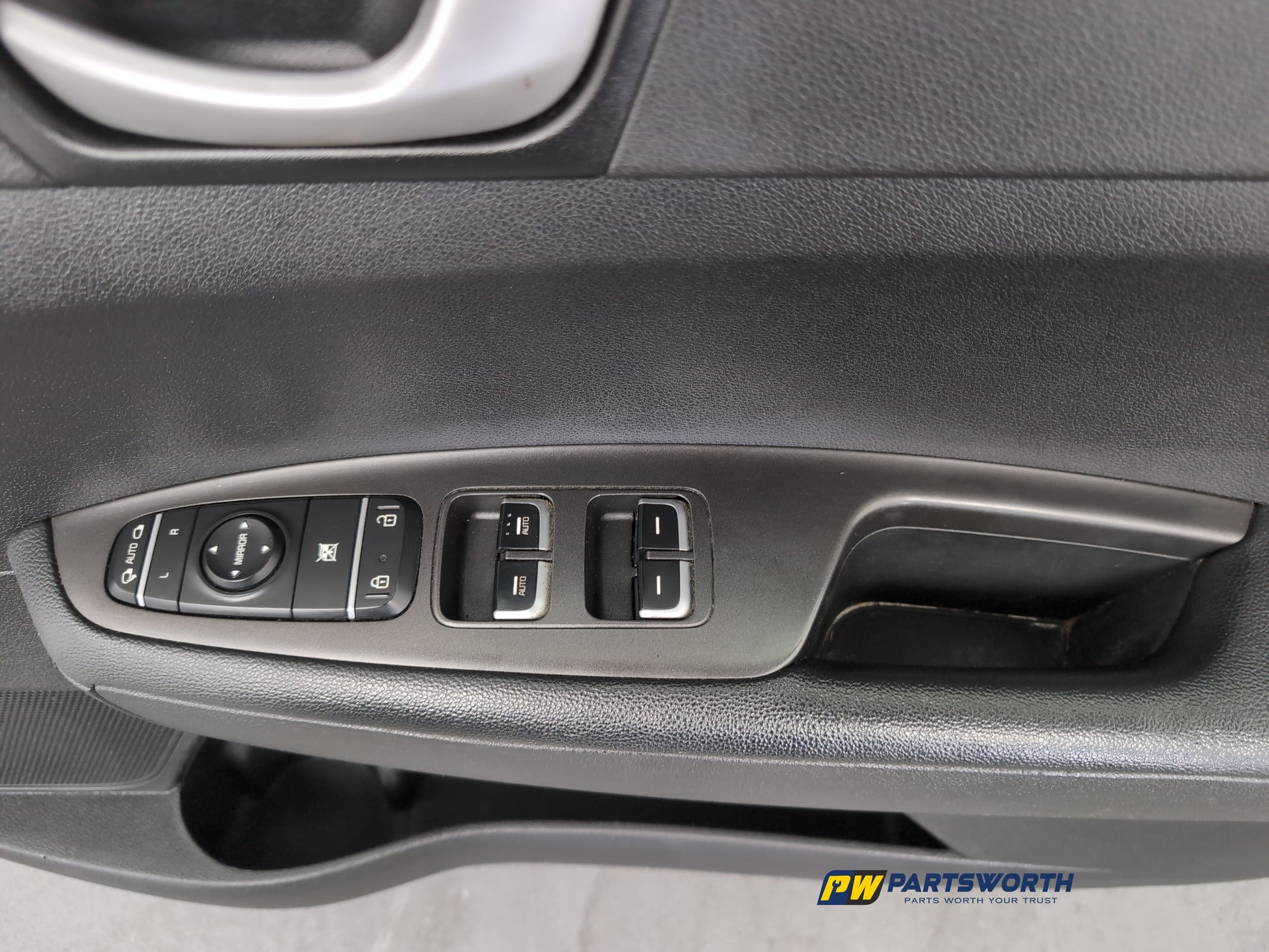 Door Front RH 11