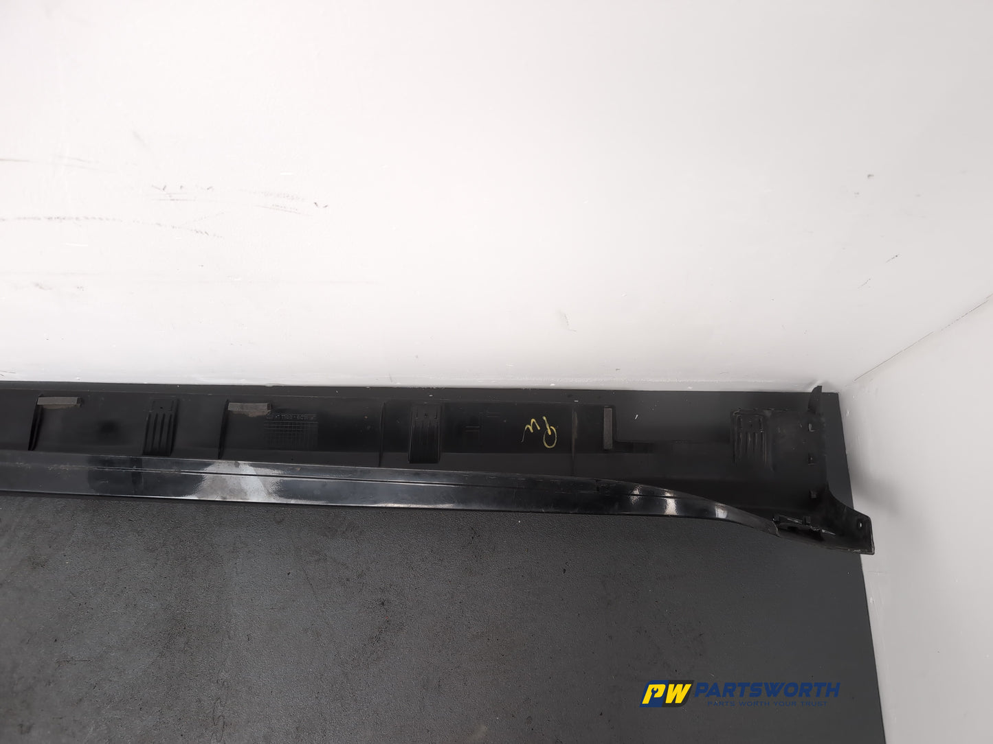 Side Skirt LH 12