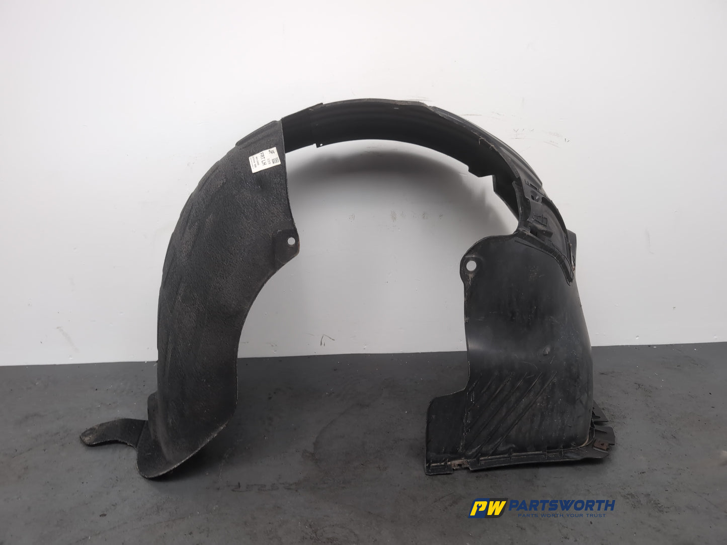 Moulding Wheel Arch Front LH 11