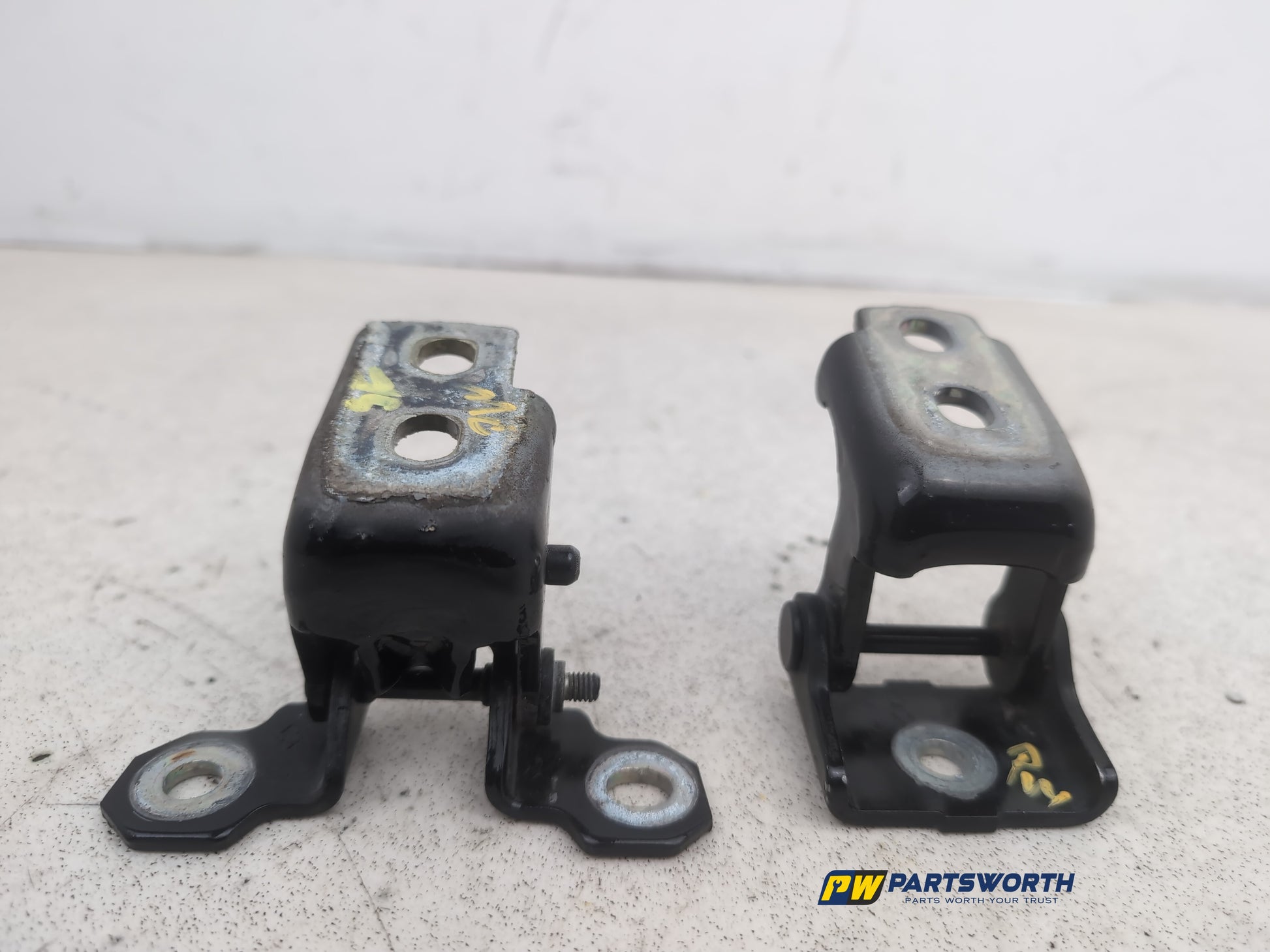 LH Front Door Hinge Pair  11