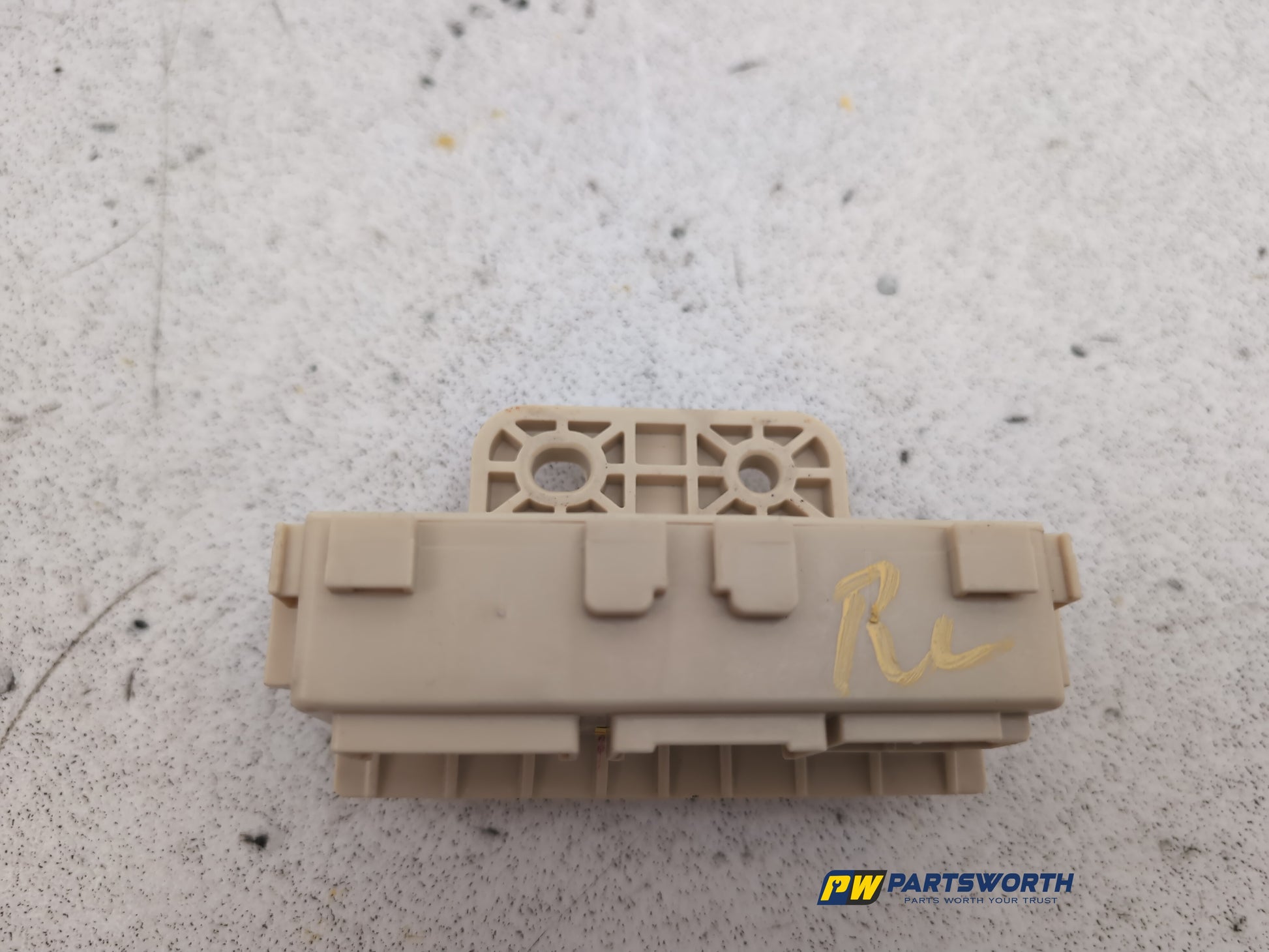 Fuse Box 12