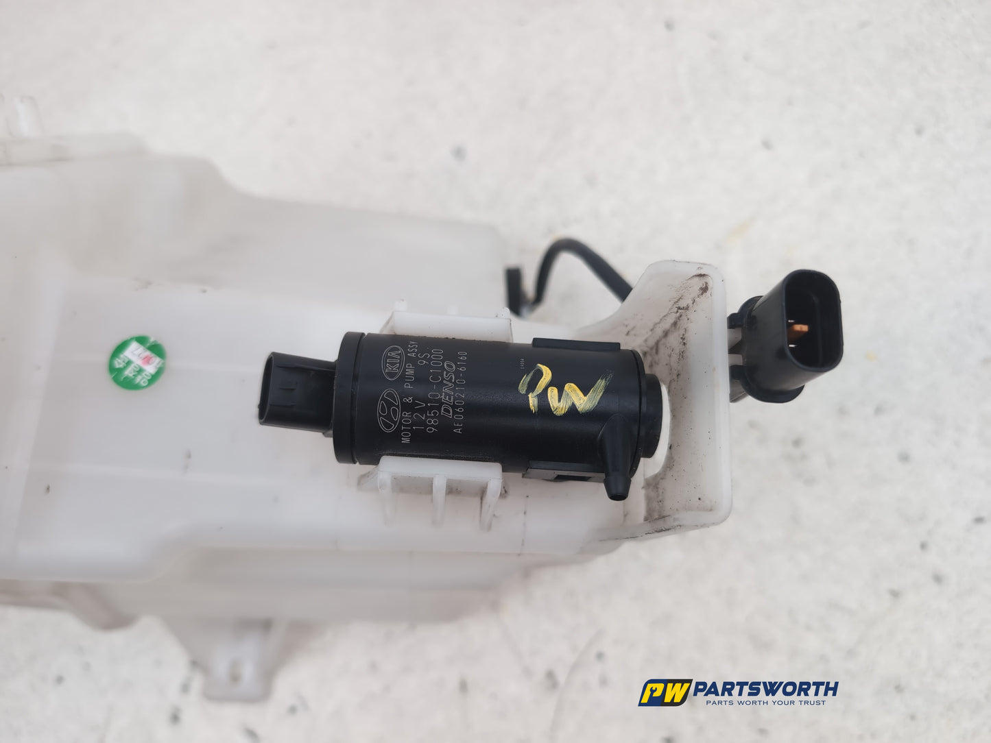 Washer Bottle Windscreen 12