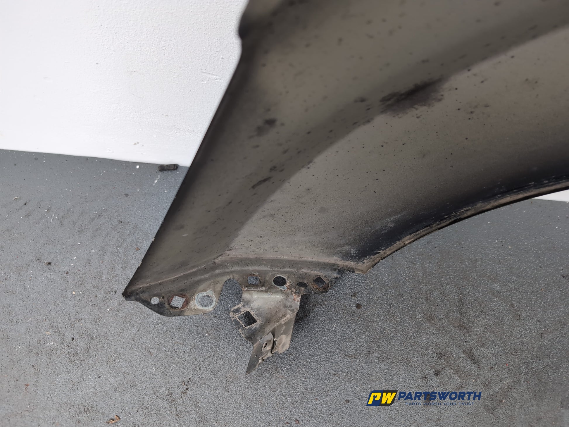 Wing Front RH 11