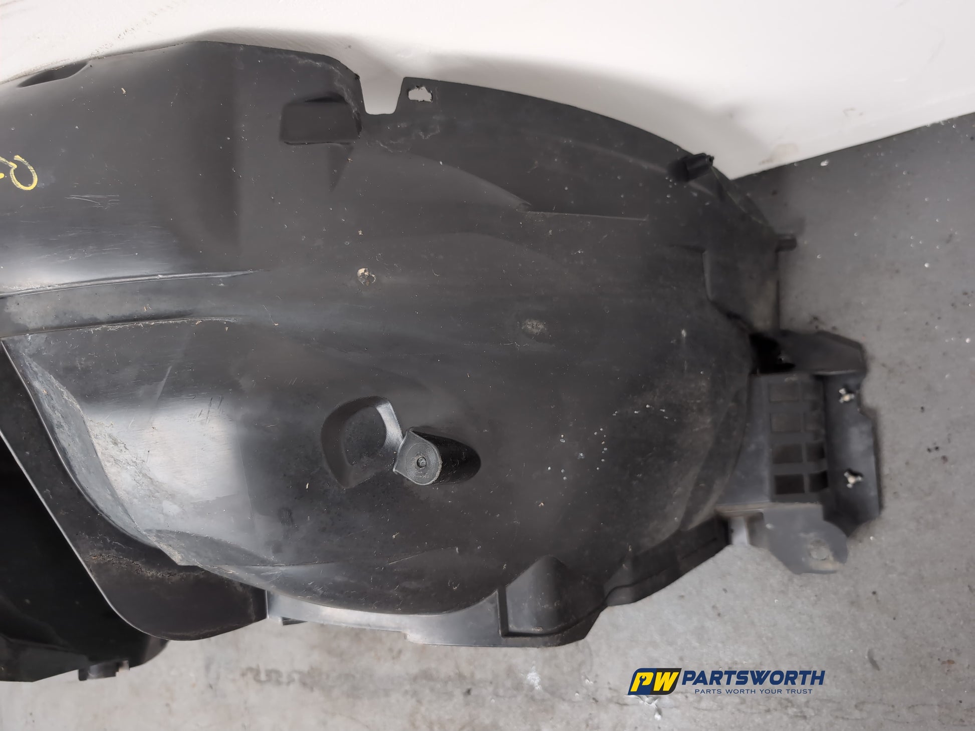 Moulding Wheel Arch Front LH 11