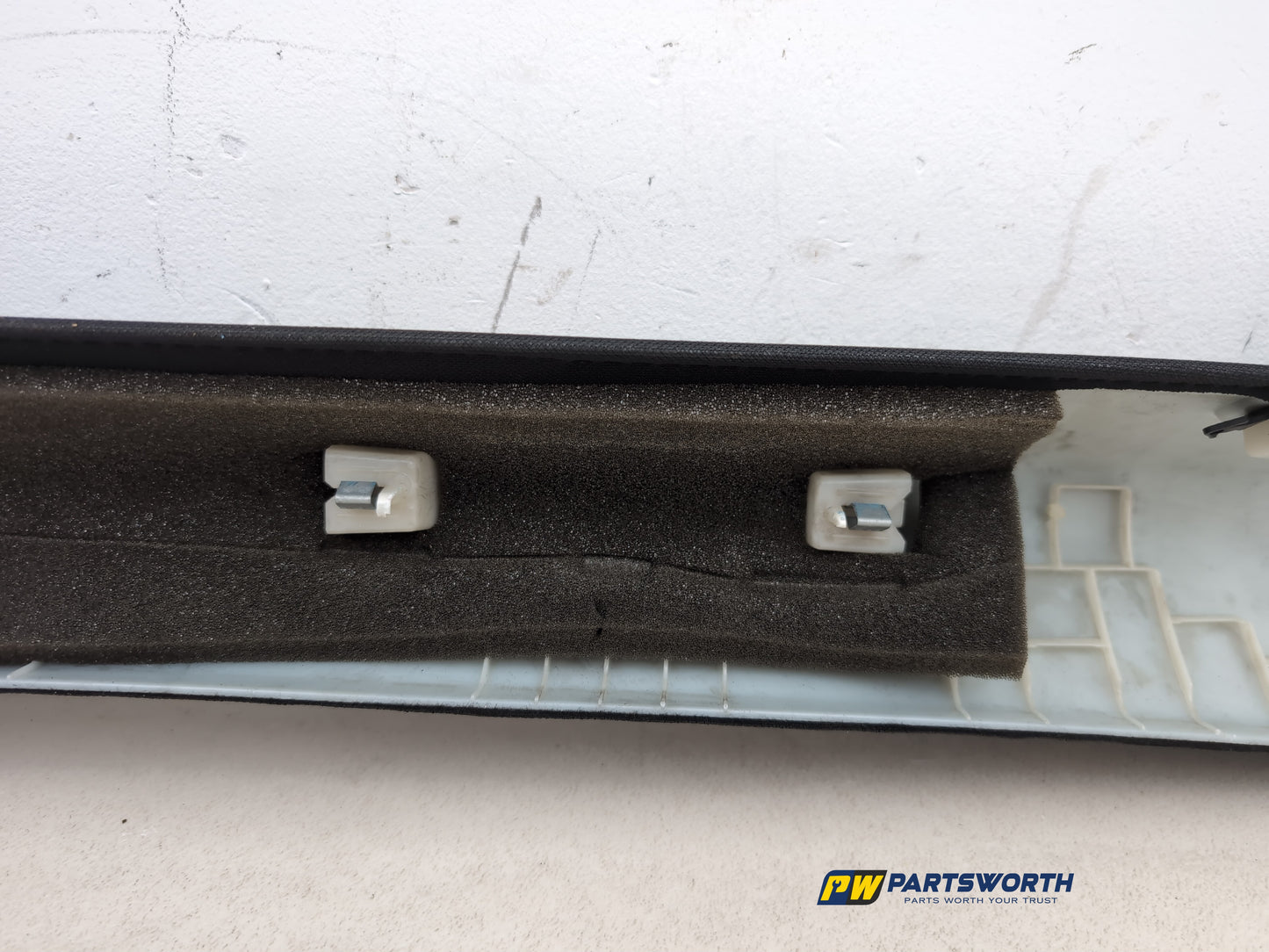 LH A Pillar Trim  12