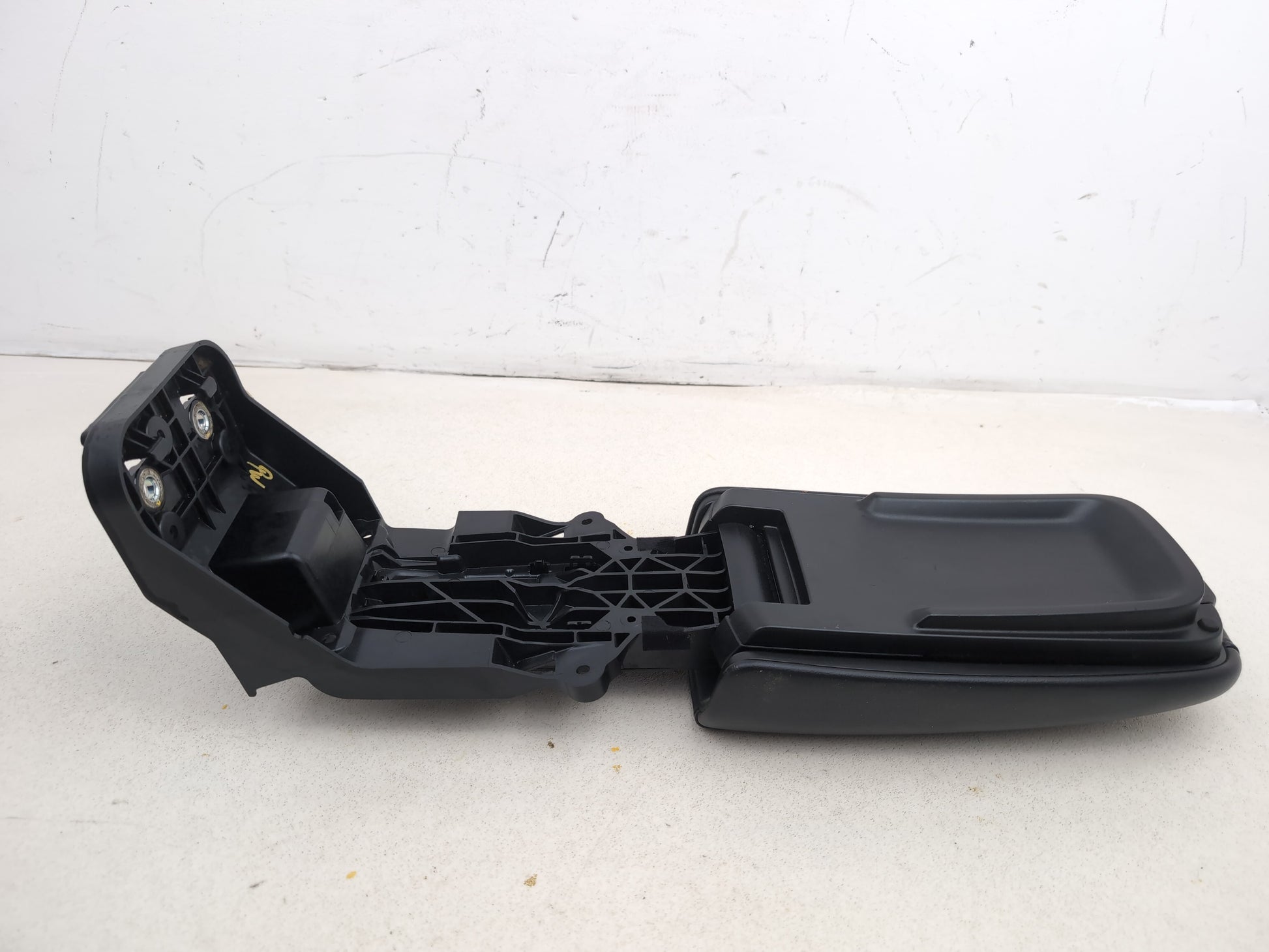 Centre Console Armrest 9