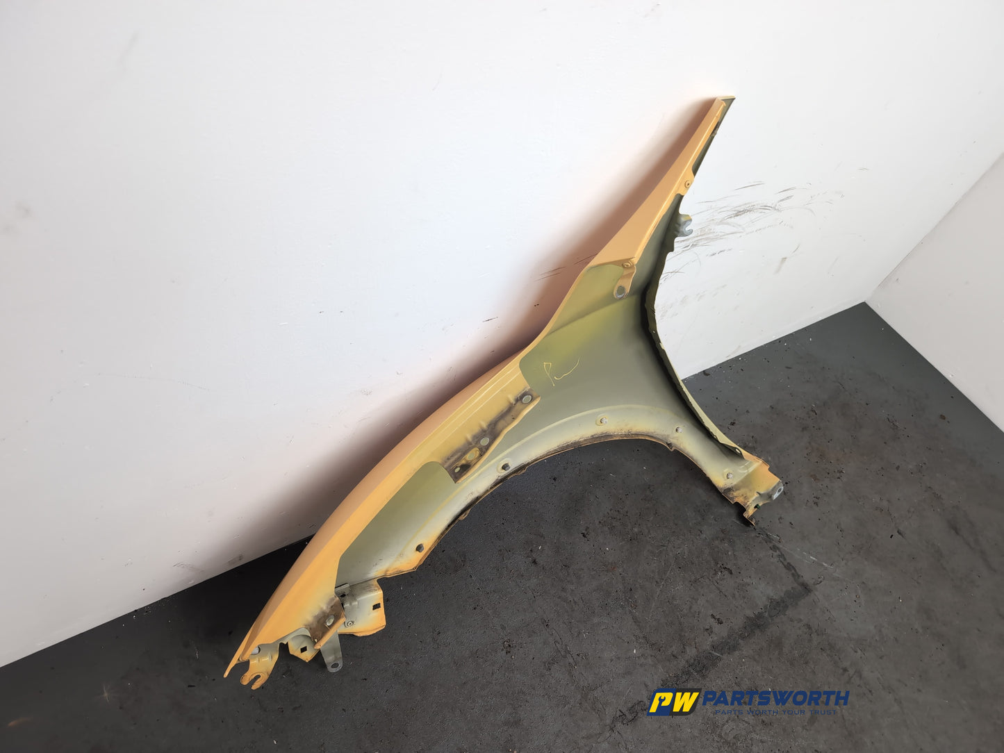 Wing Front RH 12