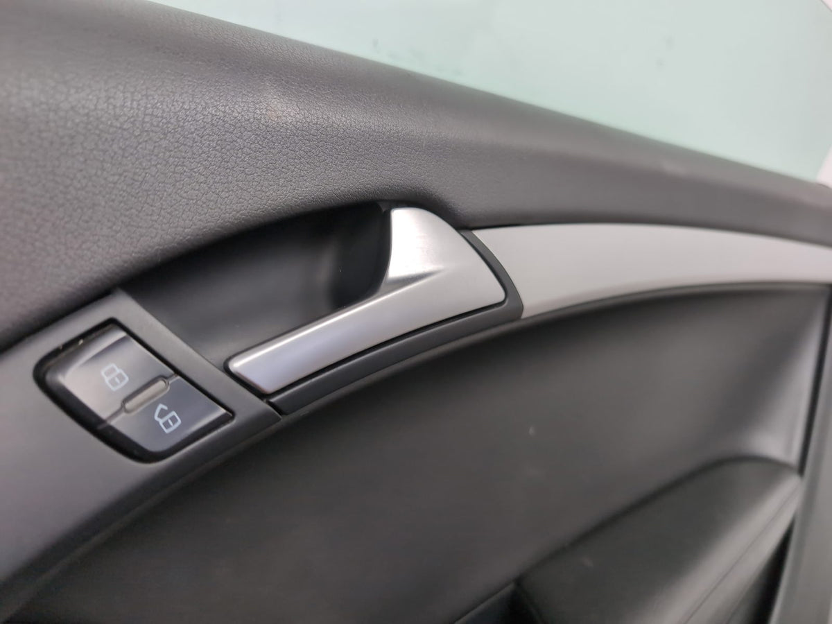Door Front RH 13