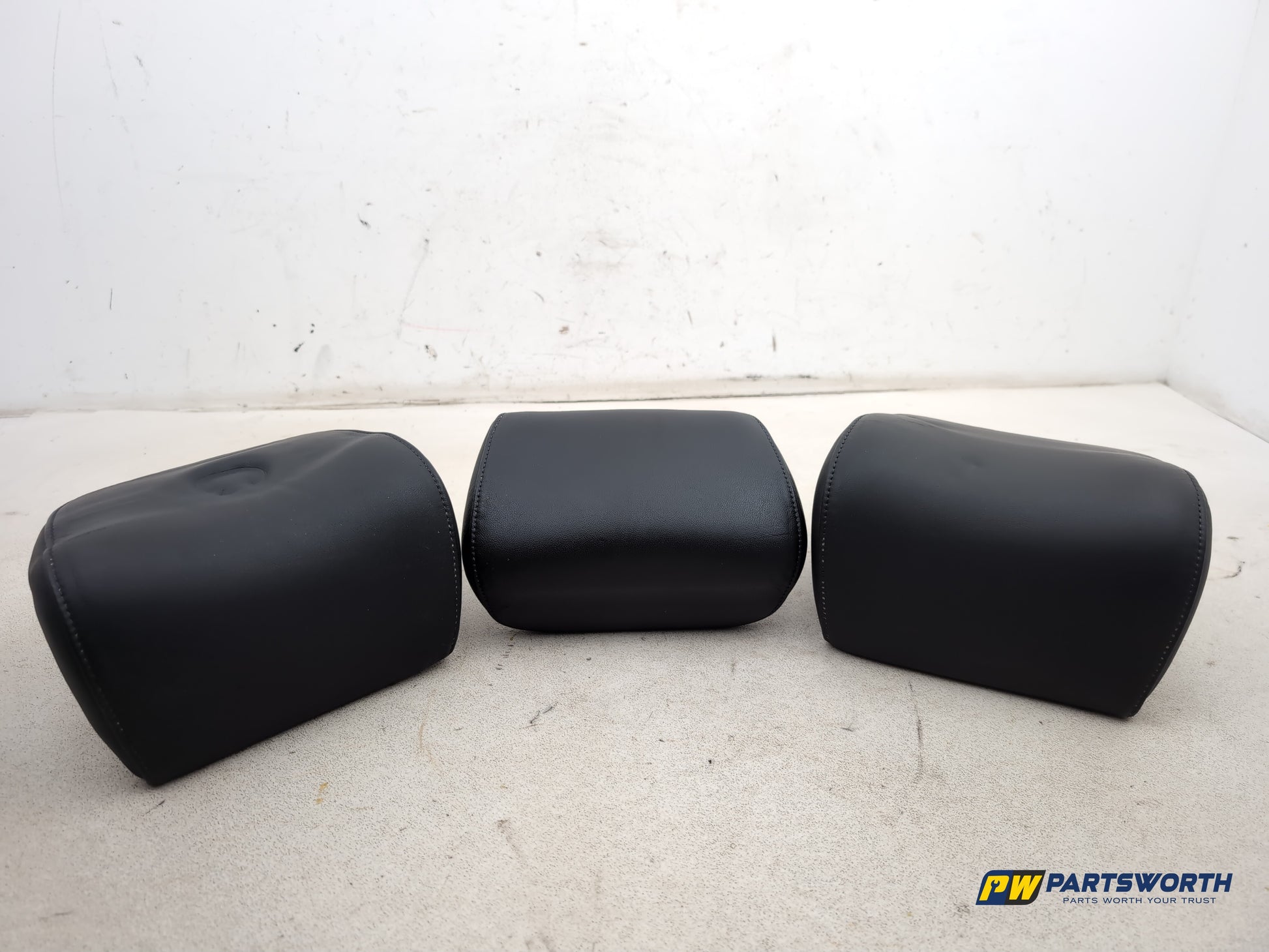 Rear Headrest 7