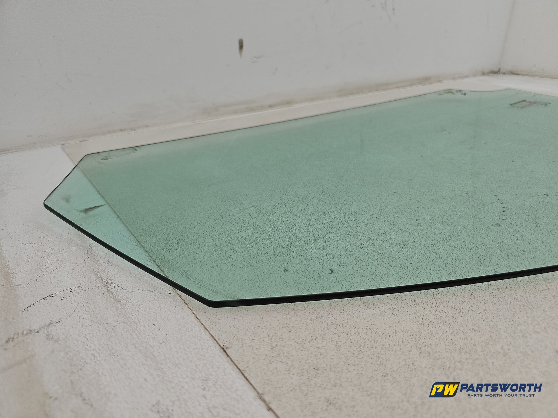 Door Glass Front LH 7