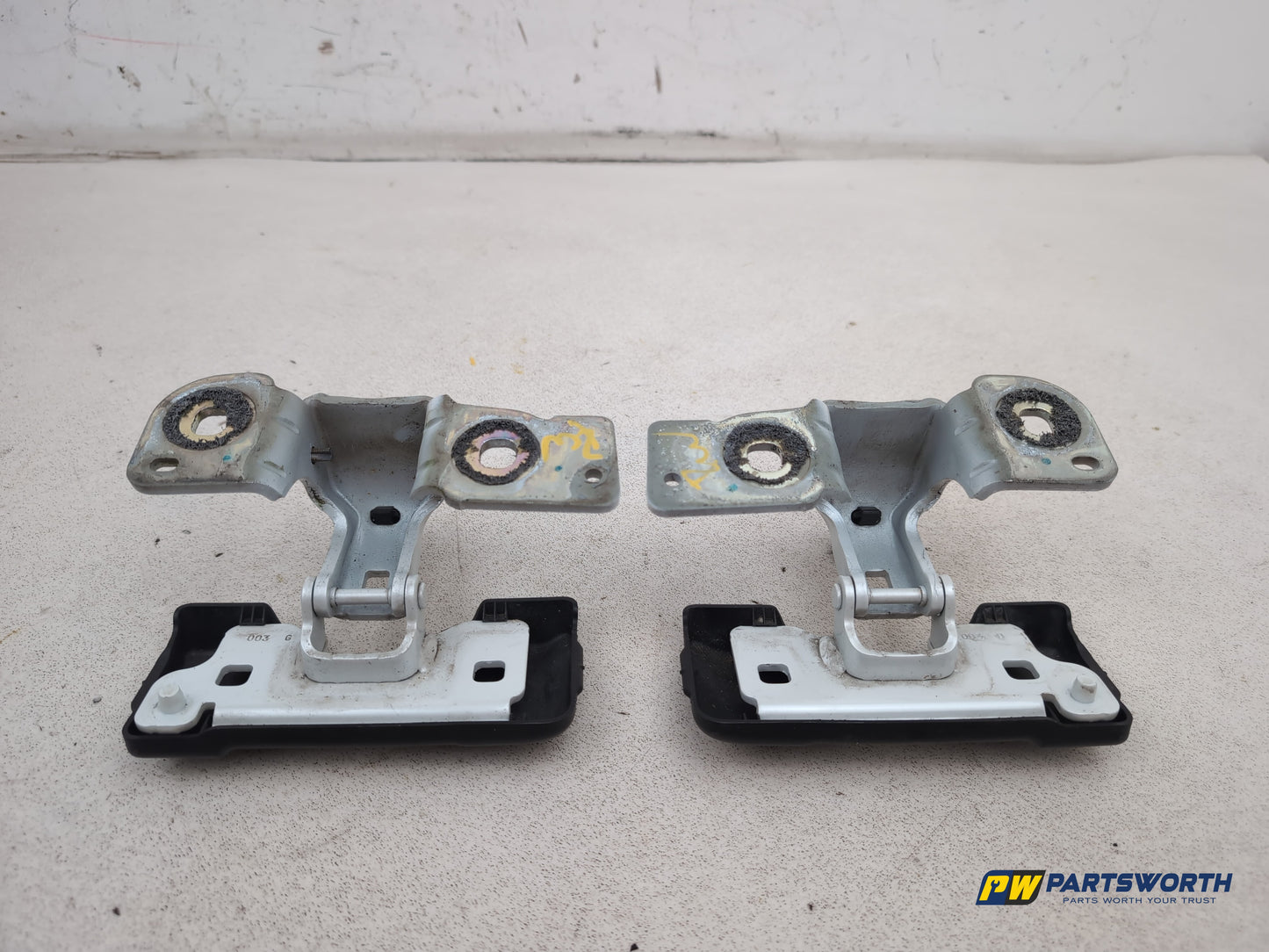 Misc Hinge 7