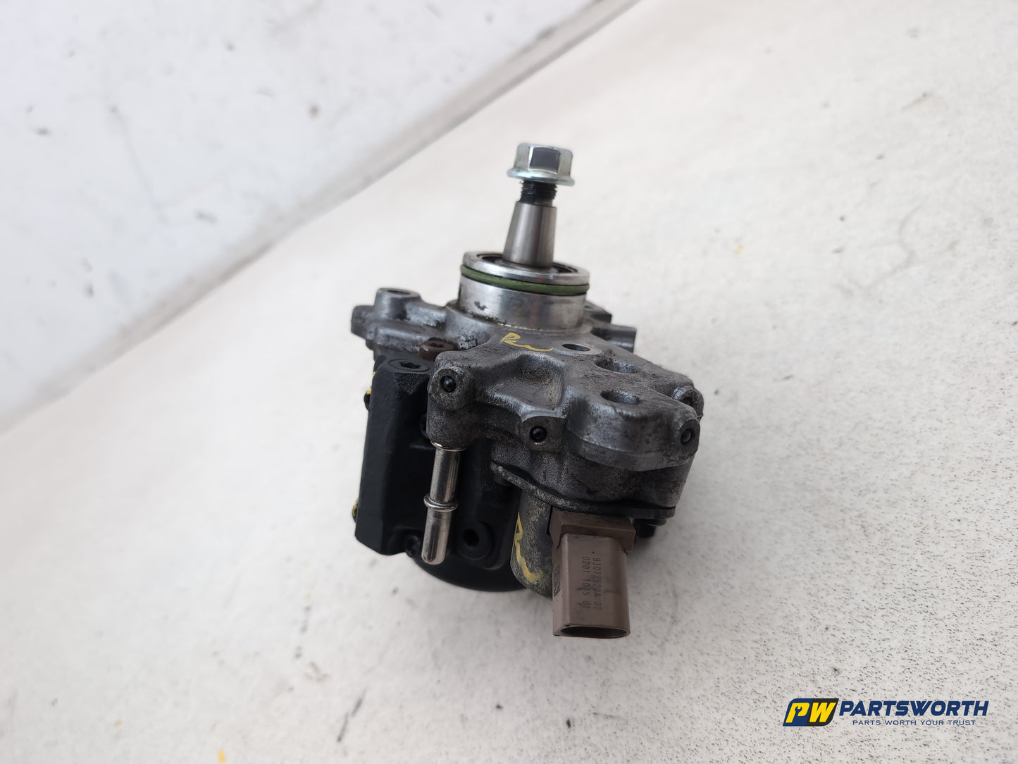High pressure fuel pump 7