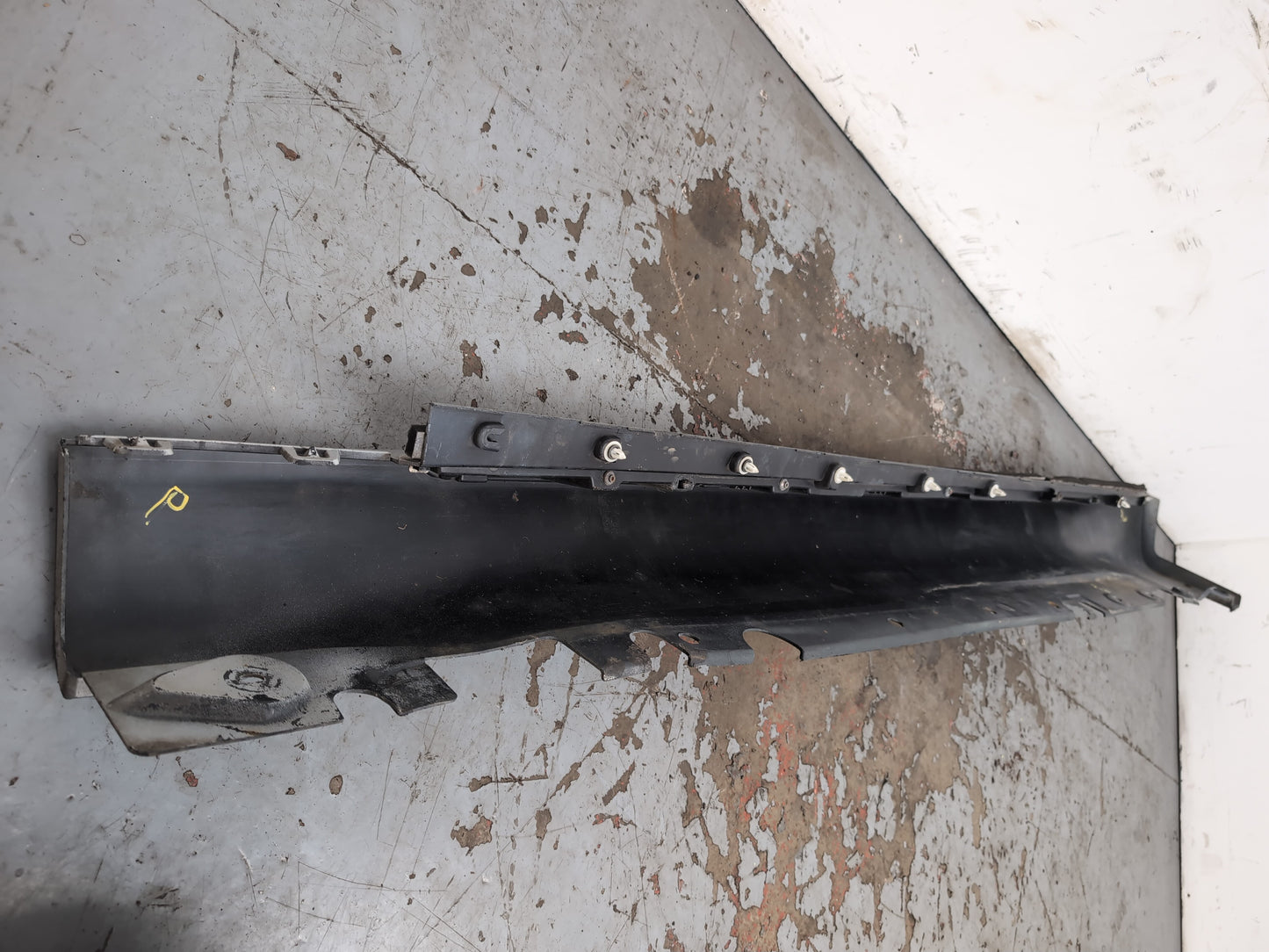 Side Skirt RH 8
