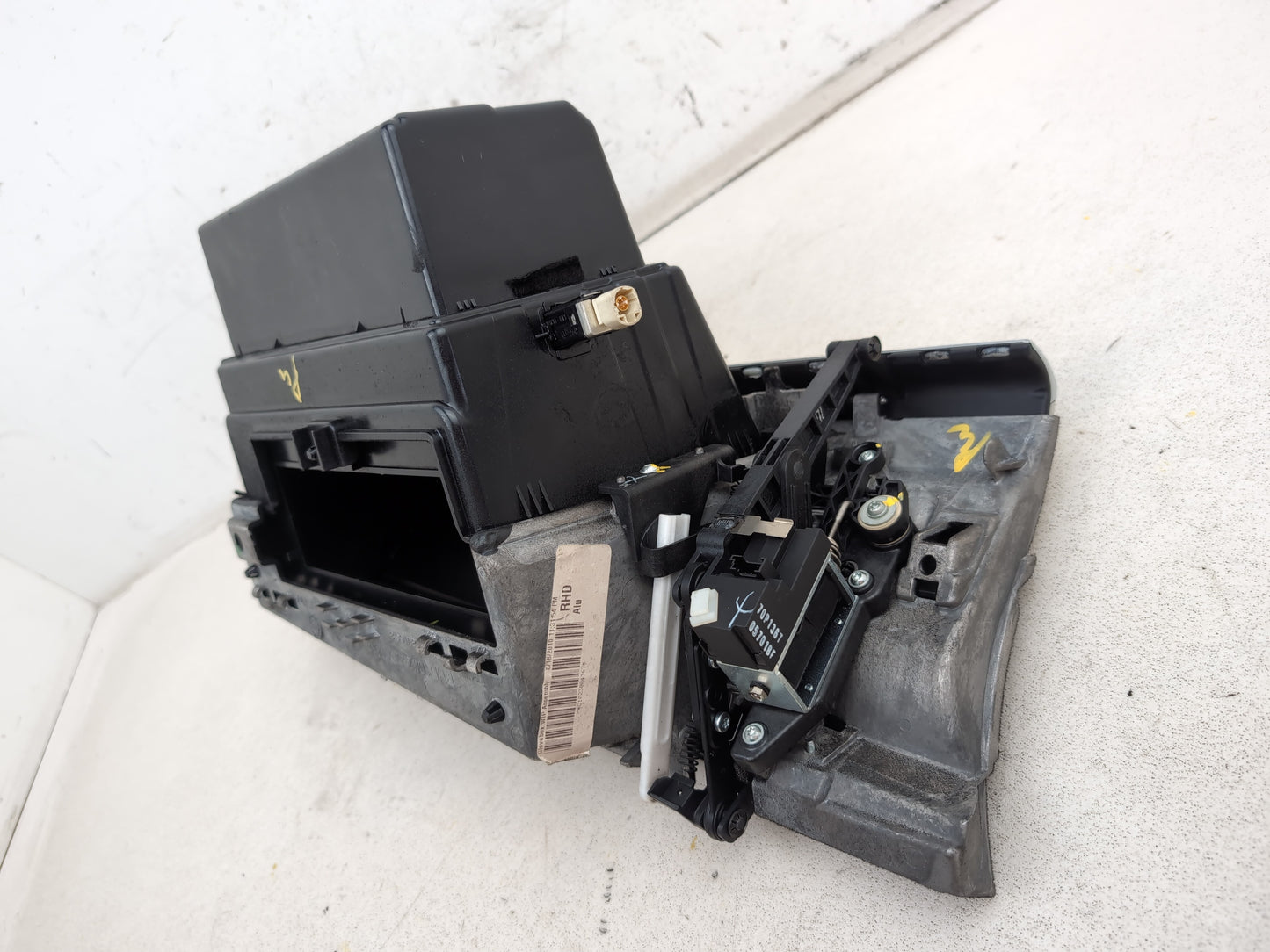 Glove Compartment Assembly 8