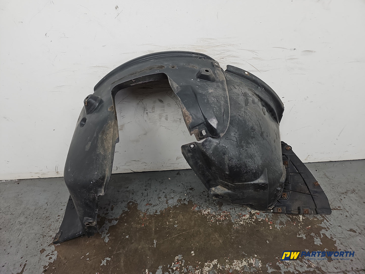 Moulding Wheel Arch Front LH 7